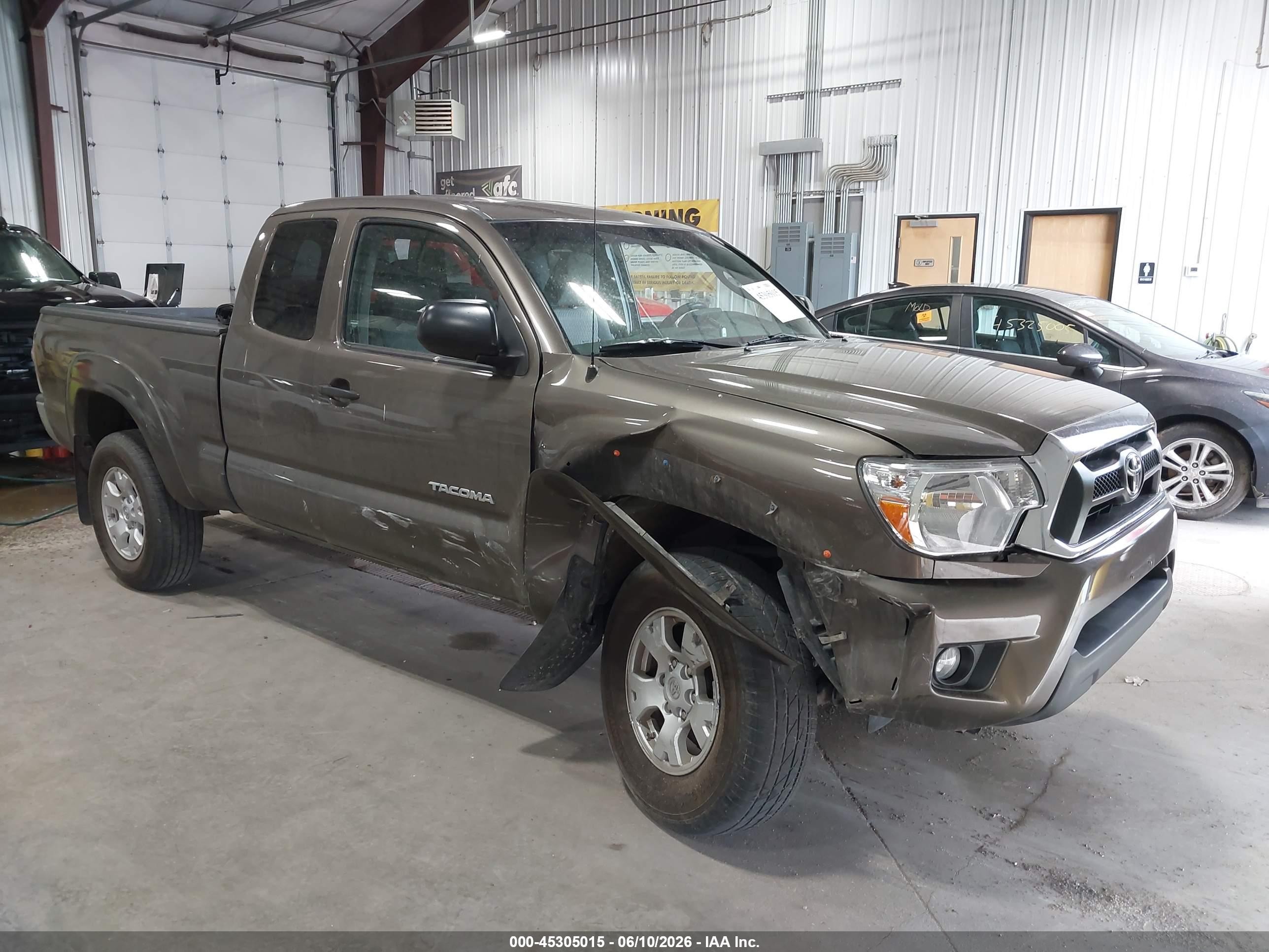 2015 Toyota Tacoma Base V6 Gray vin: 5TFUU4ENXFX137190