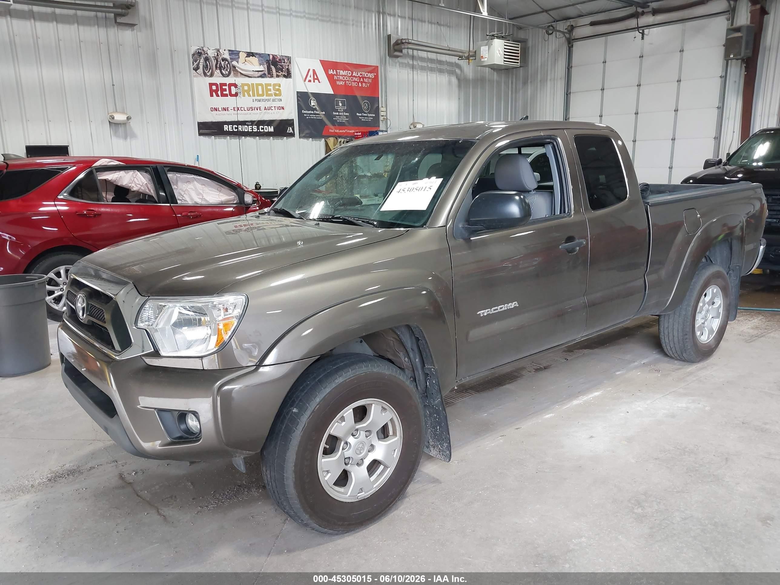 2015 Toyota Tacoma Base V6 Gray vin: 5TFUU4ENXFX137190