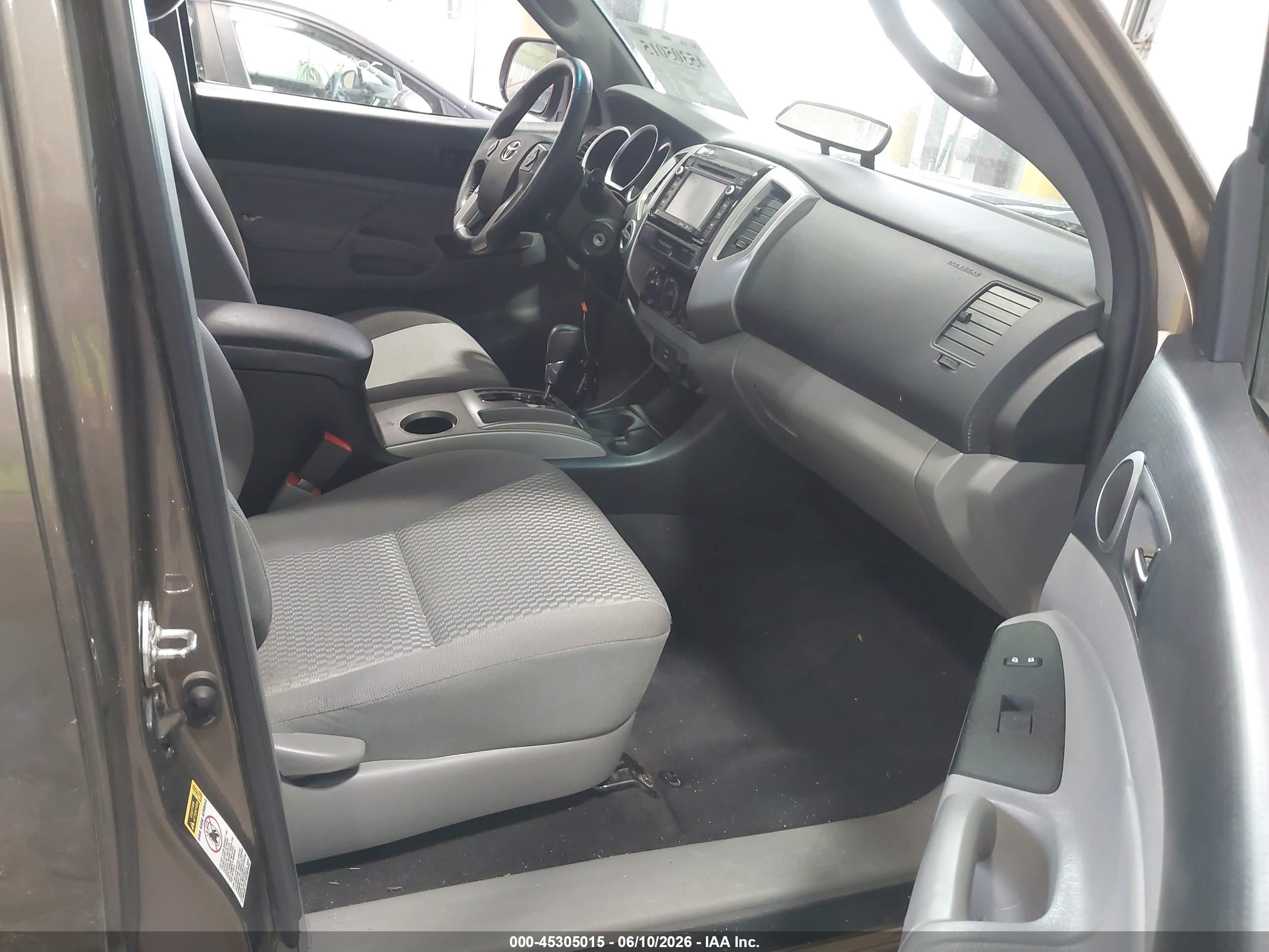 2015 Toyota Tacoma Base V6 Gray vin: 5TFUU4ENXFX137190