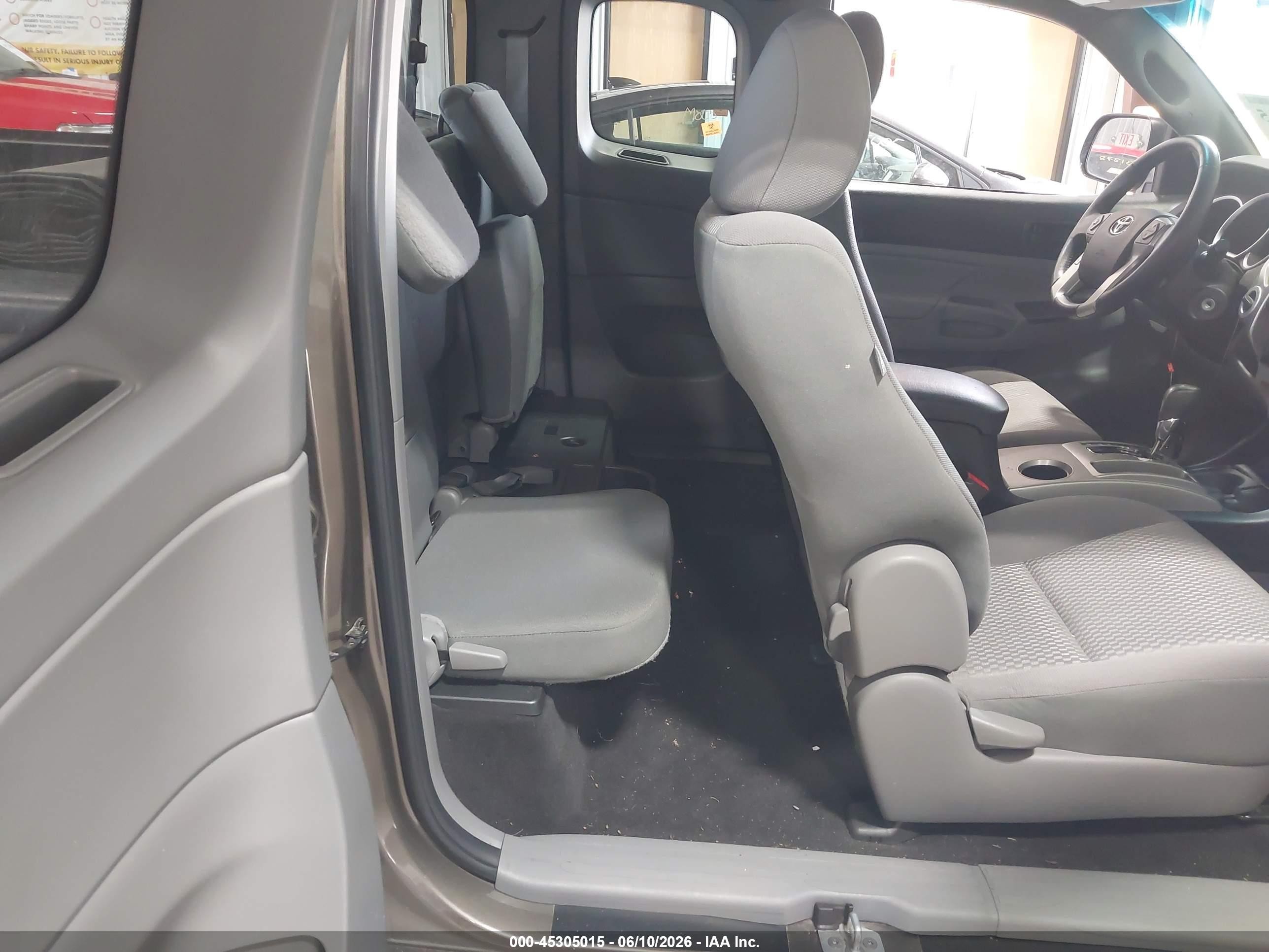2015 Toyota Tacoma Base V6 Gray vin: 5TFUU4ENXFX137190