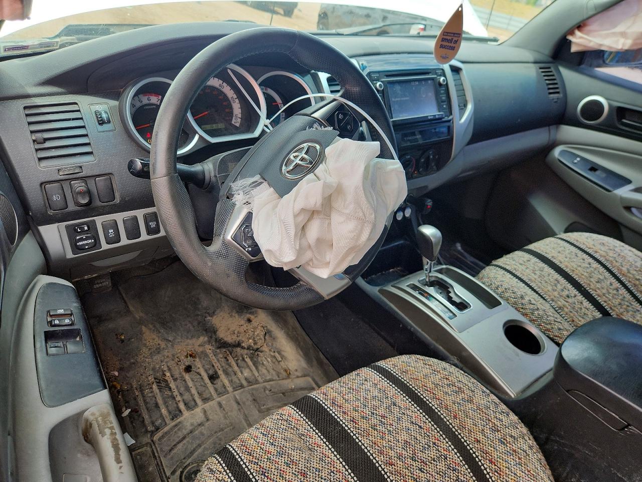 2015 Toyota Tacoma V6 White vin: 5TFUU4ENXFX140171