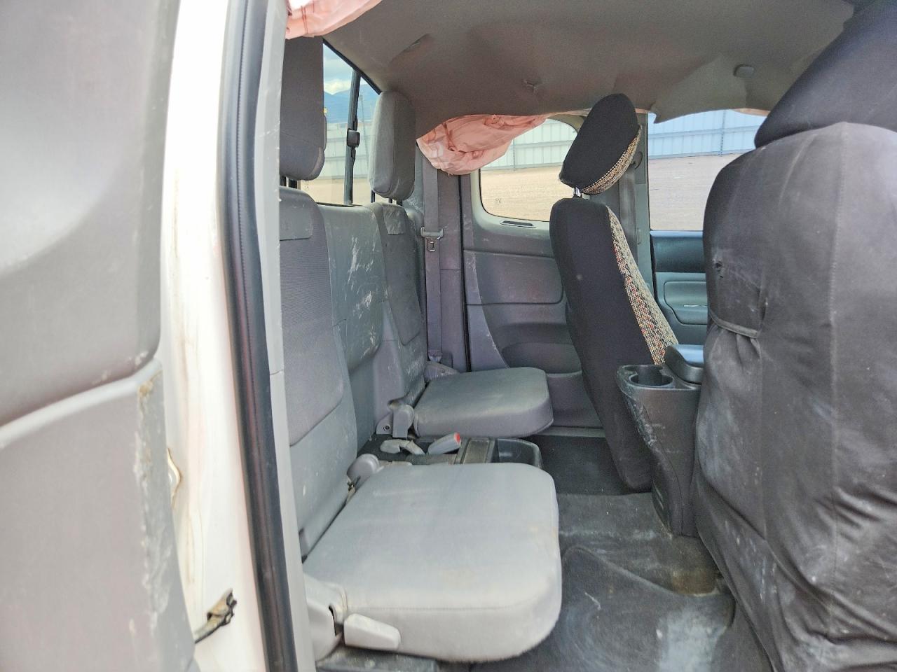 2015 Toyota Tacoma V6 White vin: 5TFUU4ENXFX140171