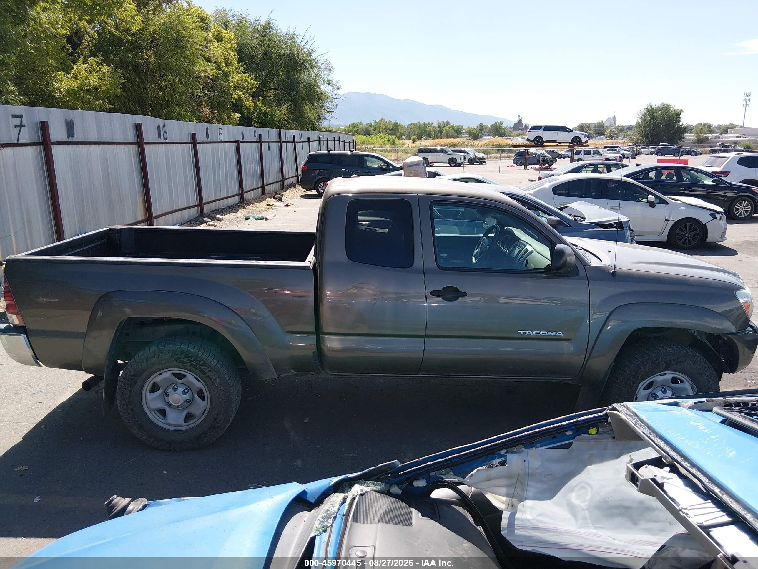 2015 Toyota Tacoma Base V6 Brown vin: 5TFUU4ENXFX144284