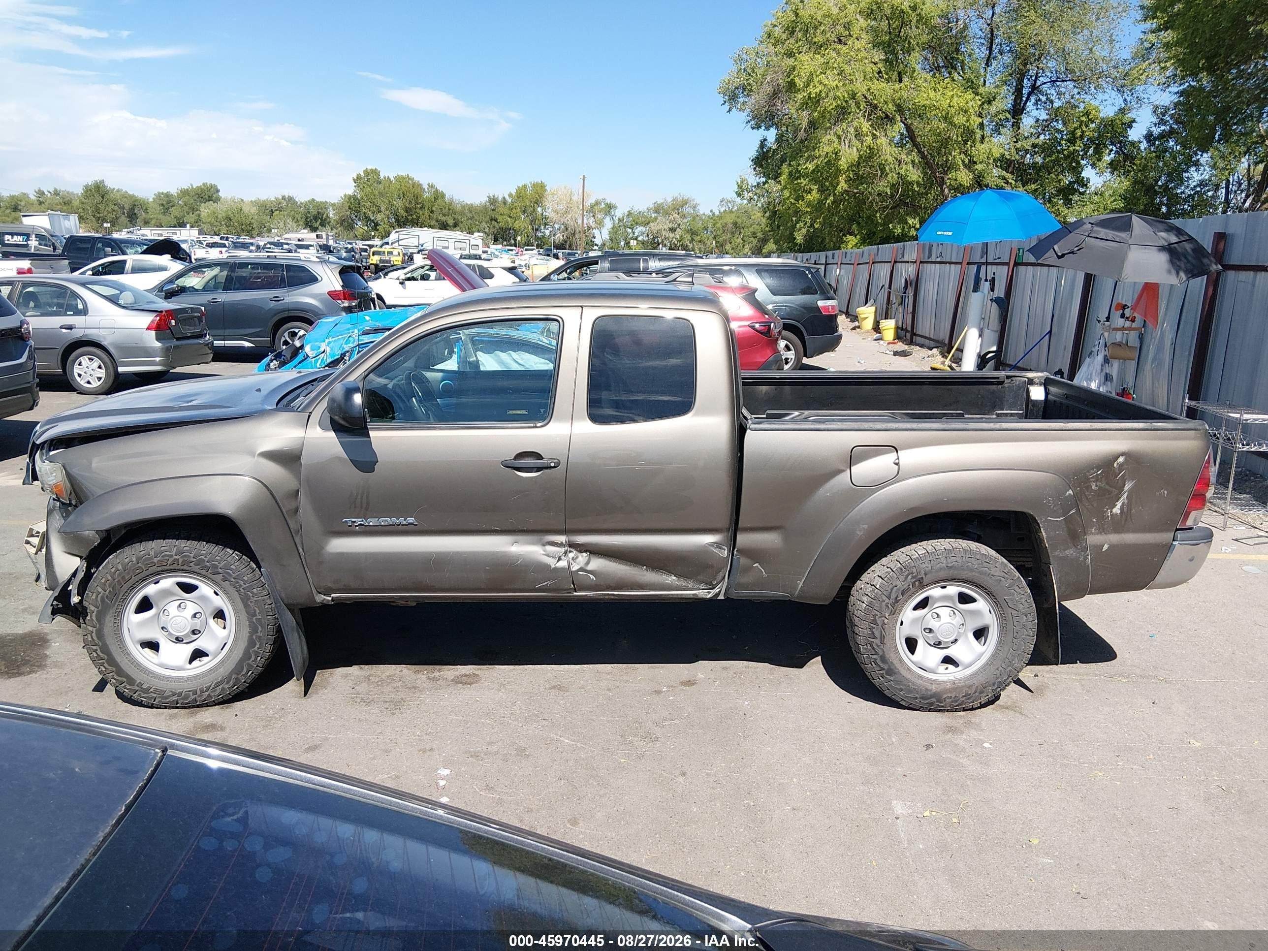 2015 Toyota Tacoma Base V6 Brown vin: 5TFUU4ENXFX144284