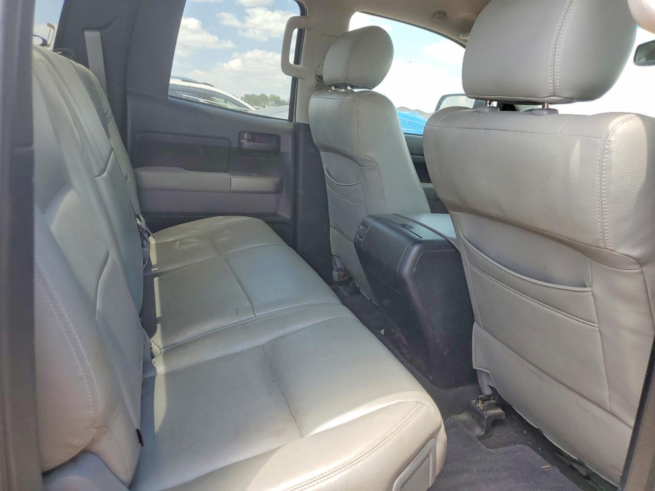 2012 Toyota Tundra Double Cab Sr5 Silver vin: 5TFUW5F10CX245826