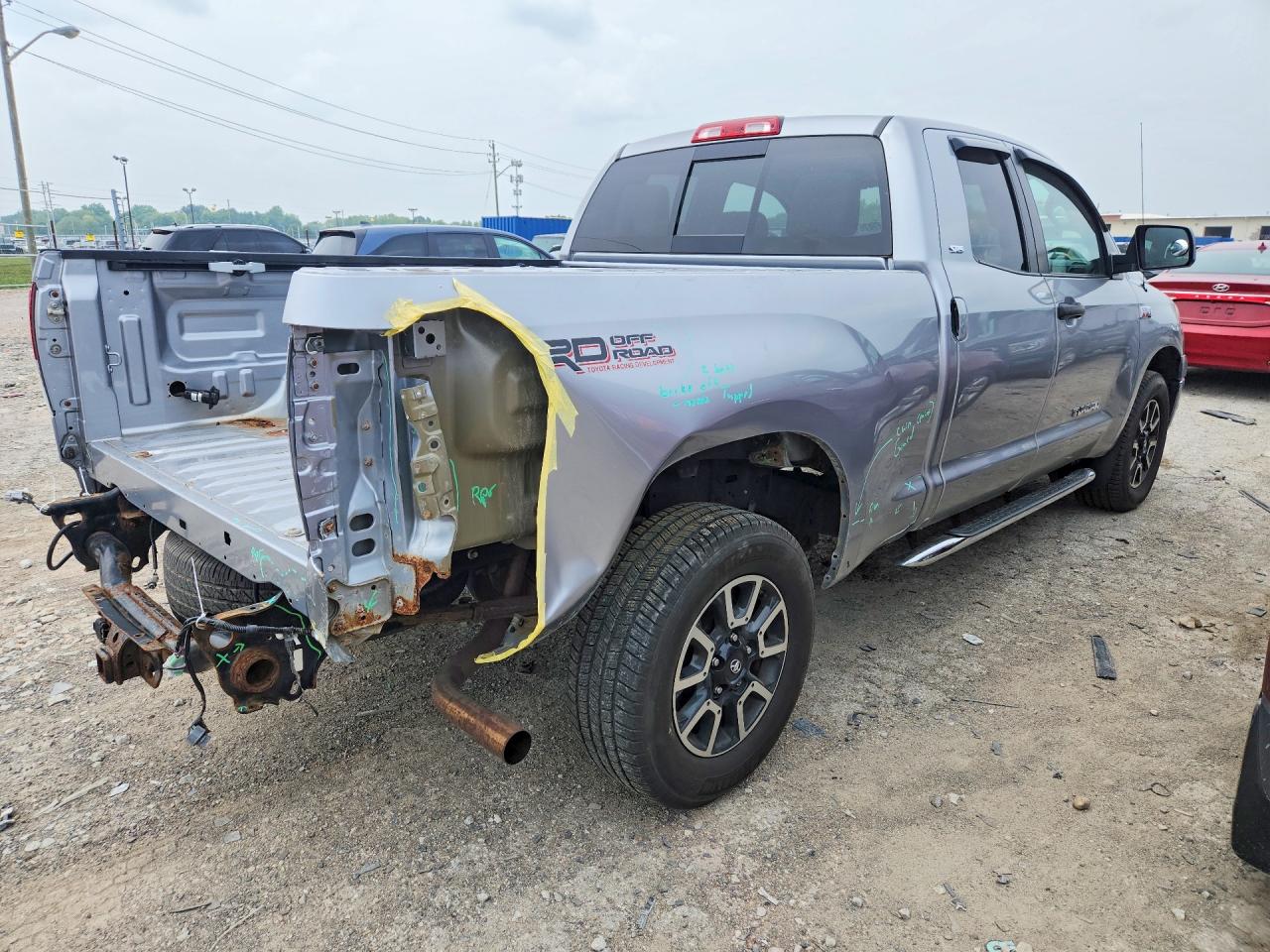 2013 Toyota Tundra Double Cab Sr5 Silver vin: 5TFUW5F10DX298494