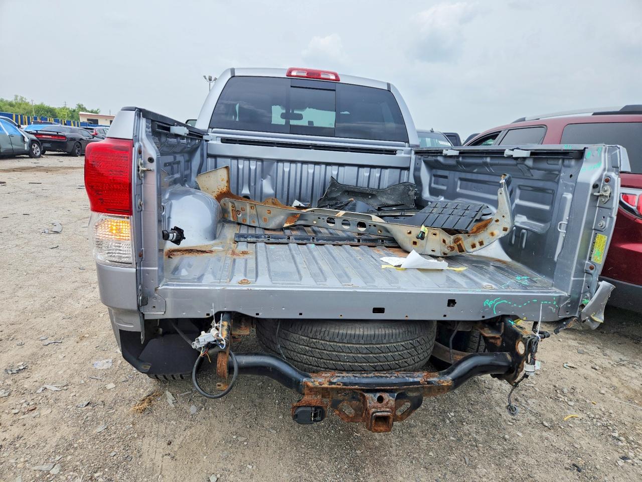 2013 Toyota Tundra Double Cab Sr5 Silver vin: 5TFUW5F10DX298494