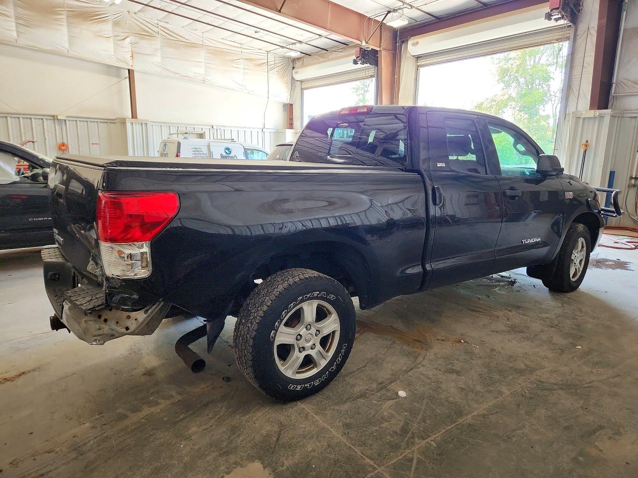 2013 Toyota Tundra Double Cab Sr5 Черный vin: 5TFUW5F10DX311552