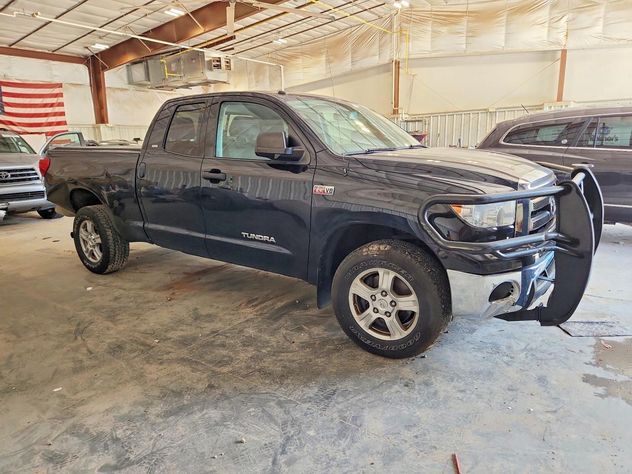2013 Toyota Tundra Double Cab Sr5 Черный vin: 5TFUW5F10DX311552