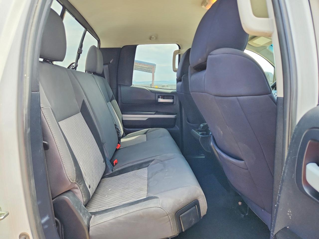 2014 Toyota Tundra Sr5 White vin: 5TFUW5F10EX363815