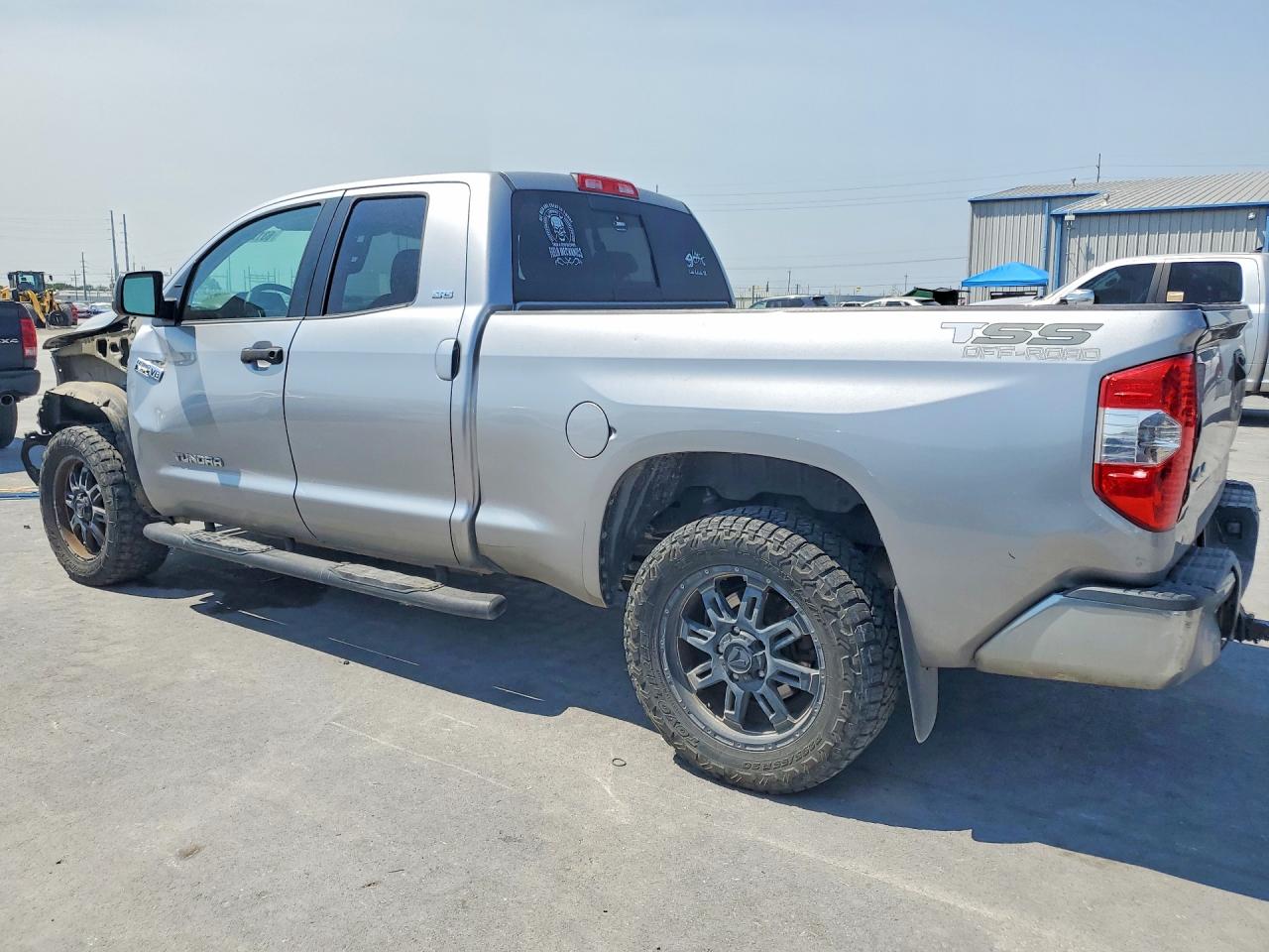 2015 Toyota Tundra Sr5 Silver vin: 5TFUW5F10FX423657