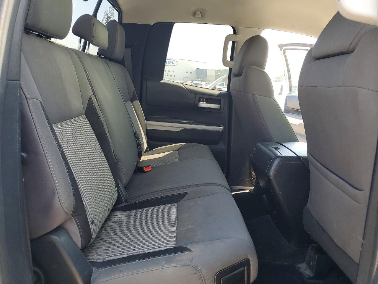 2015 Toyota Tundra Sr5 Silver vin: 5TFUW5F10FX423657