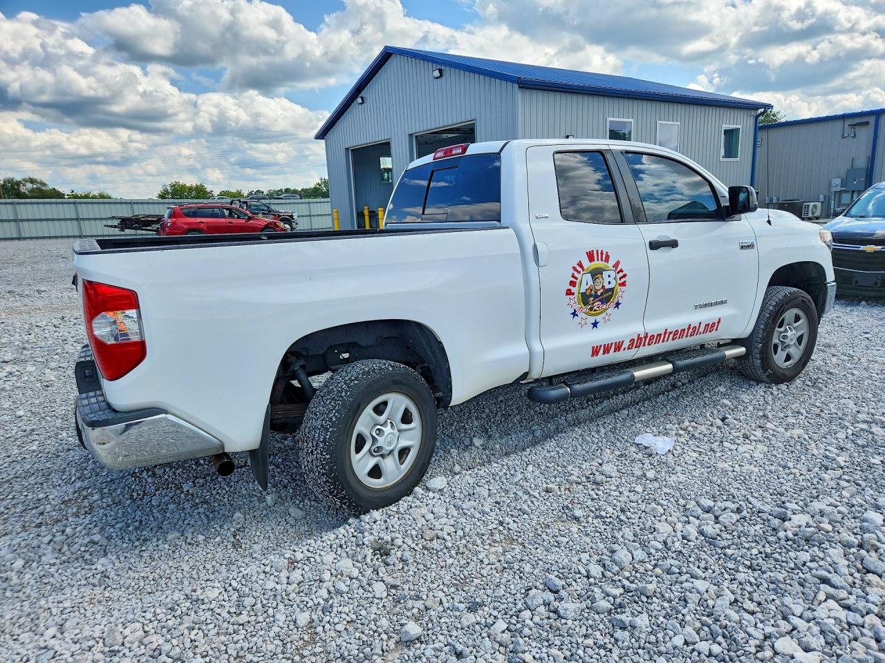 2019 Toyota Tundra Sr5 Белый vin: 5TFUW5F10KX820635