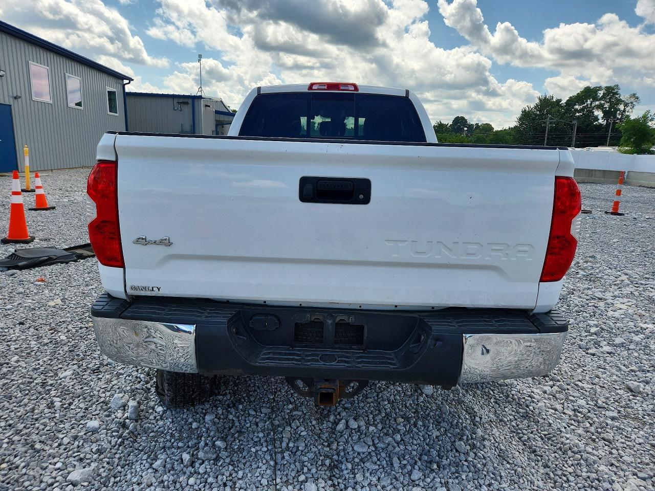2019 Toyota Tundra Sr5 Белый vin: 5TFUW5F10KX820635