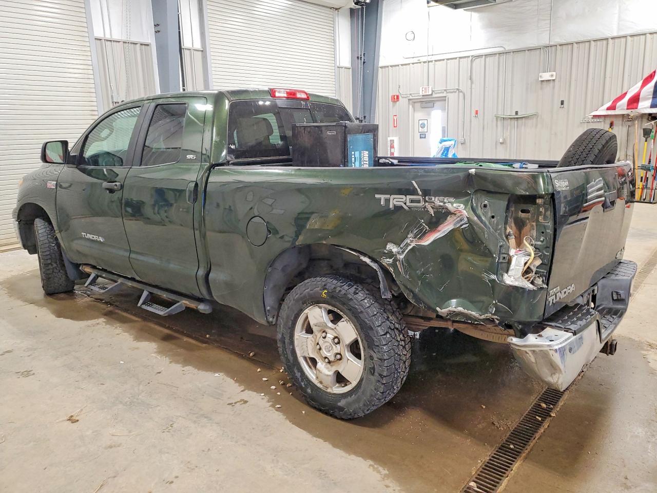 2010 Toyota Tundra Double Cab Sr5 Green vin: 5TFUW5F11AX136448