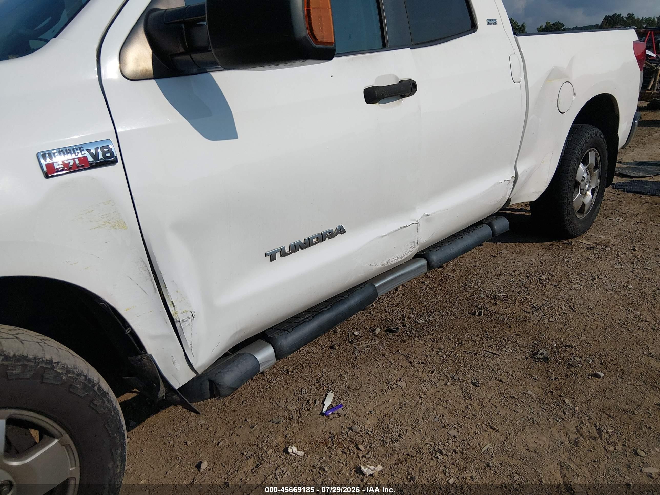 2012 Toyota Tundra Grade 5.7l V8 White vin: 5TFUW5F11CX219817