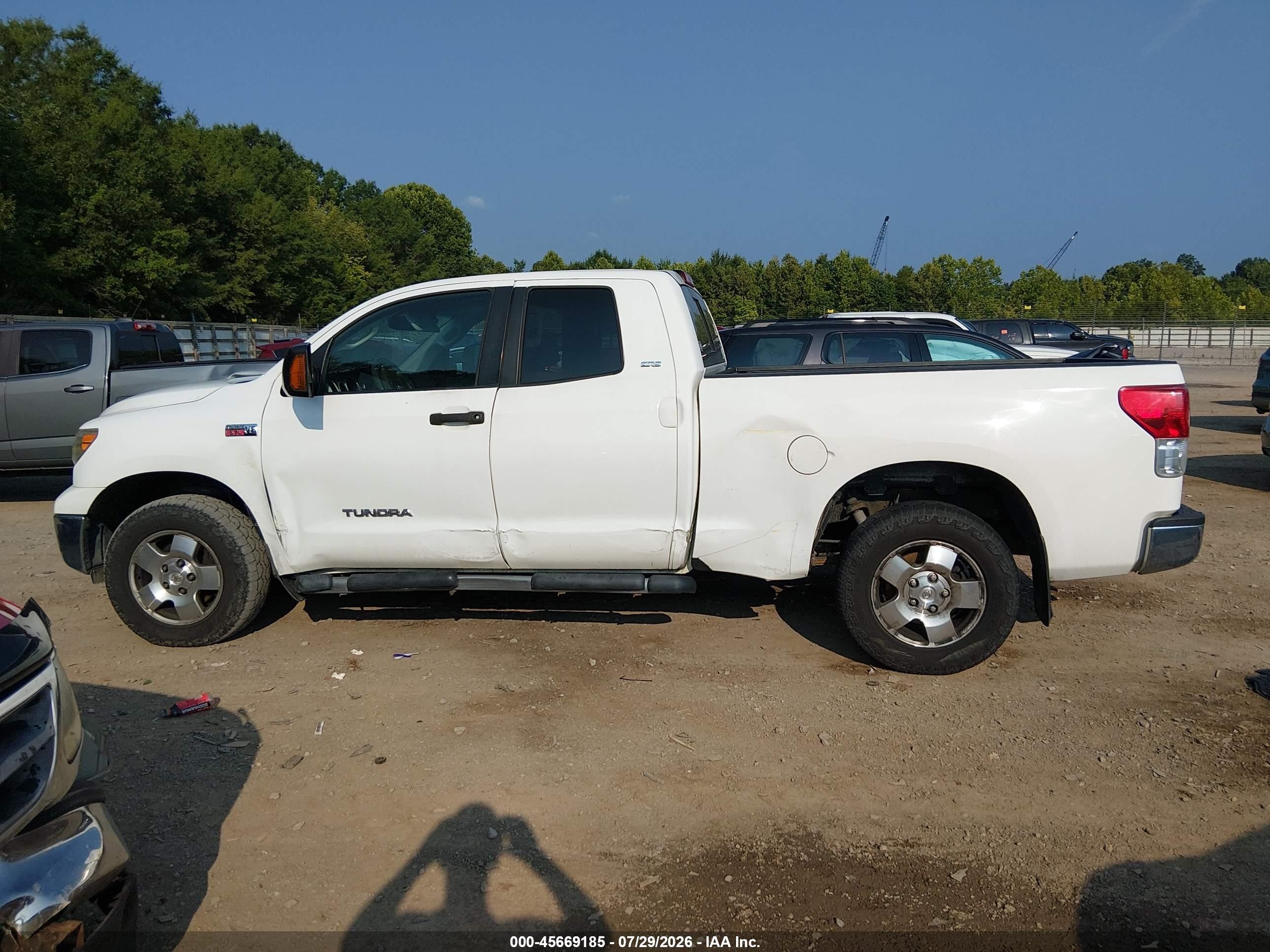 2012 Toyota Tundra Grade 5.7l V8 White vin: 5TFUW5F11CX219817