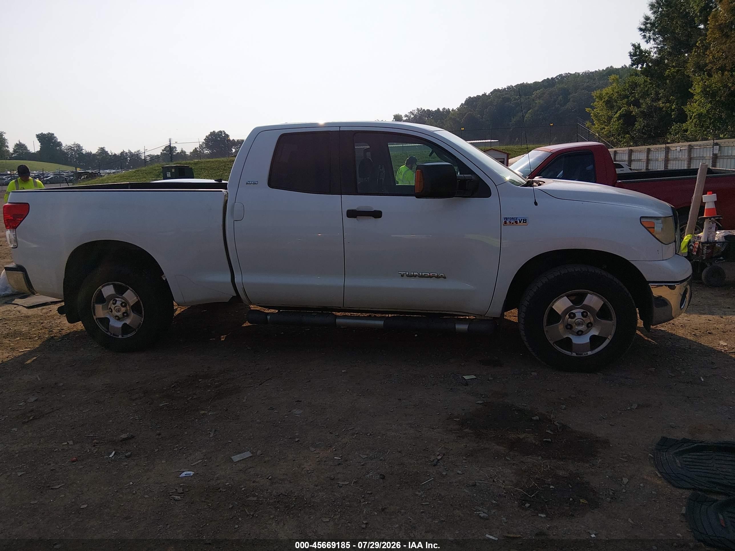 2012 Toyota Tundra Grade 5.7l V8 White vin: 5TFUW5F11CX219817