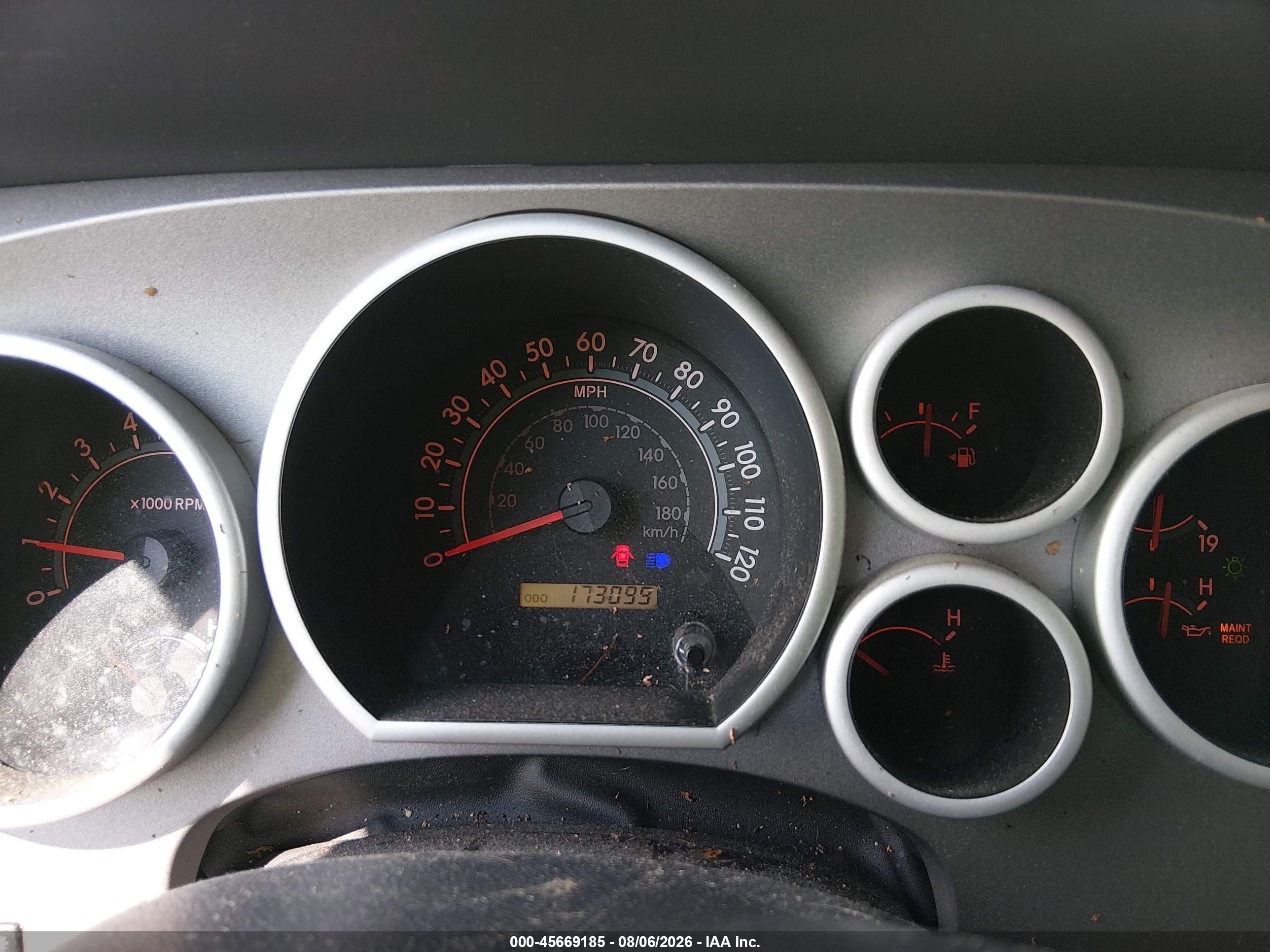 2012 Toyota Tundra Grade 5.7l V8 White vin: 5TFUW5F11CX219817