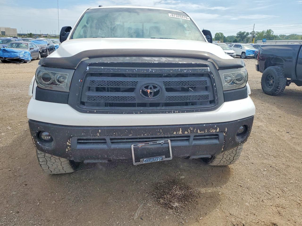 2011 Toyota Tundra Double Cab Sr5 White vin: 5TFUW5F12BX180010