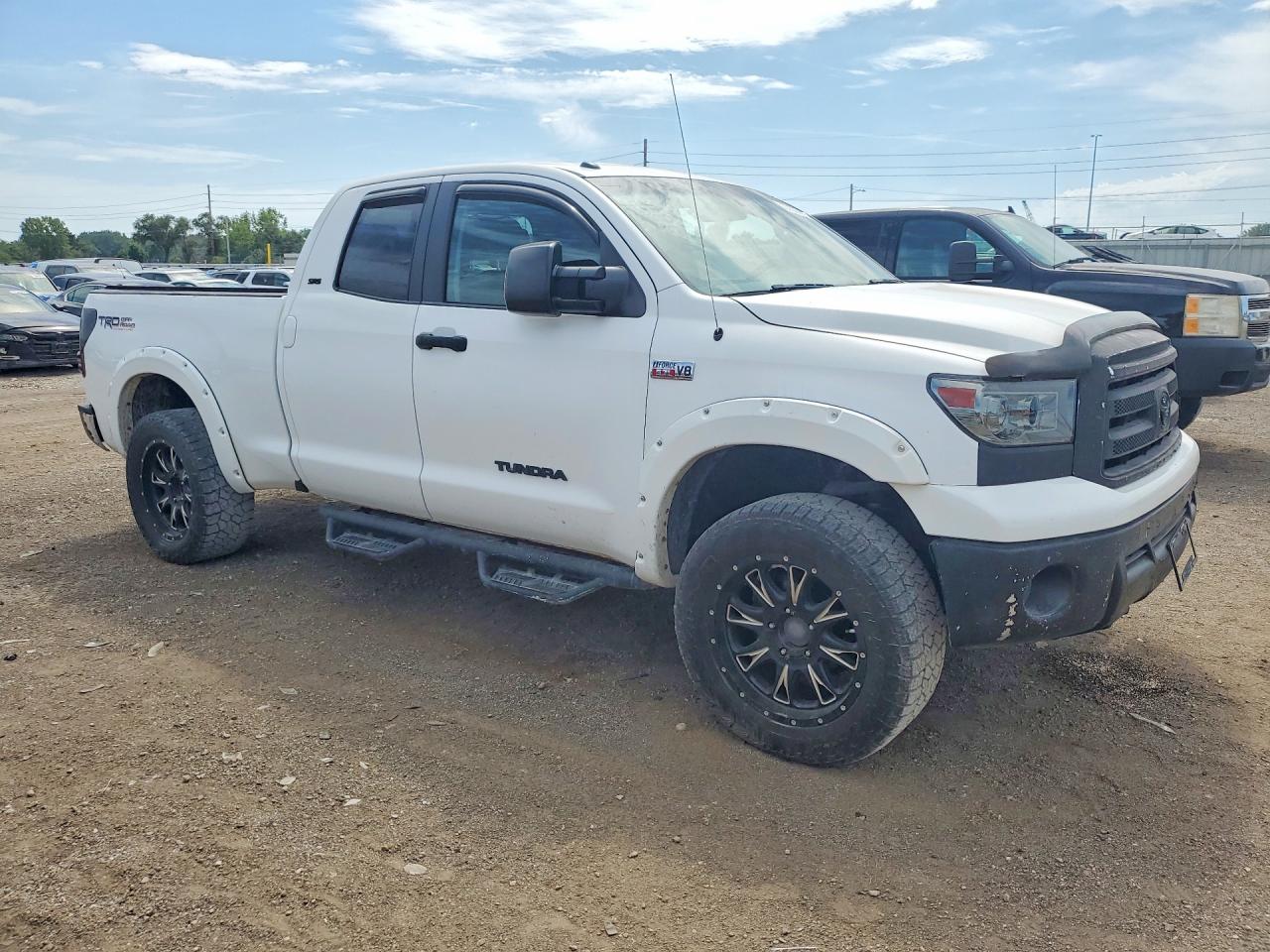 2011 Toyota Tundra Double Cab Sr5 White vin: 5TFUW5F12BX180010