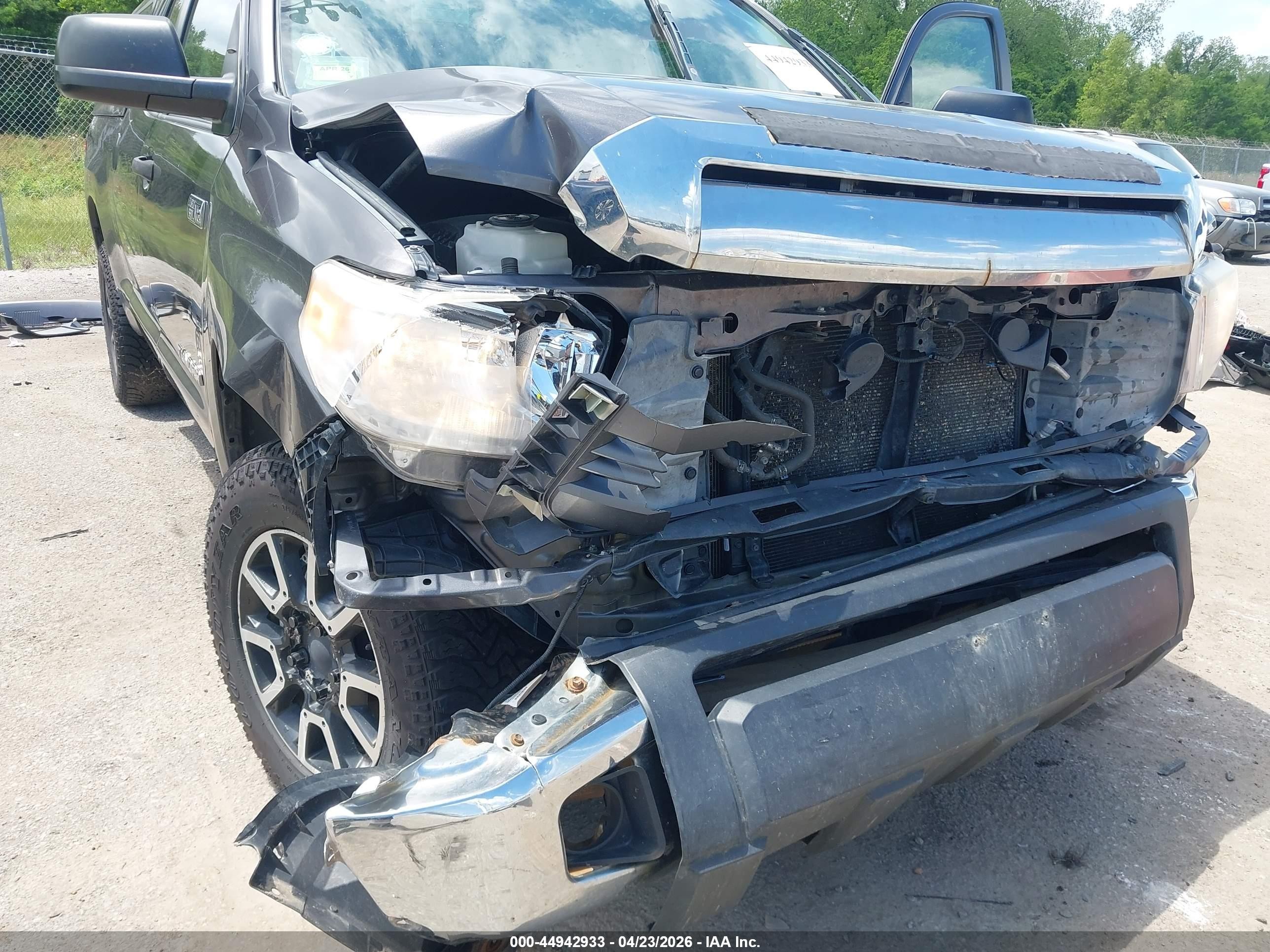 2015 Toyota Tundra Sr5 5.7l V8 Gray vin: 5TFUW5F12FX450195