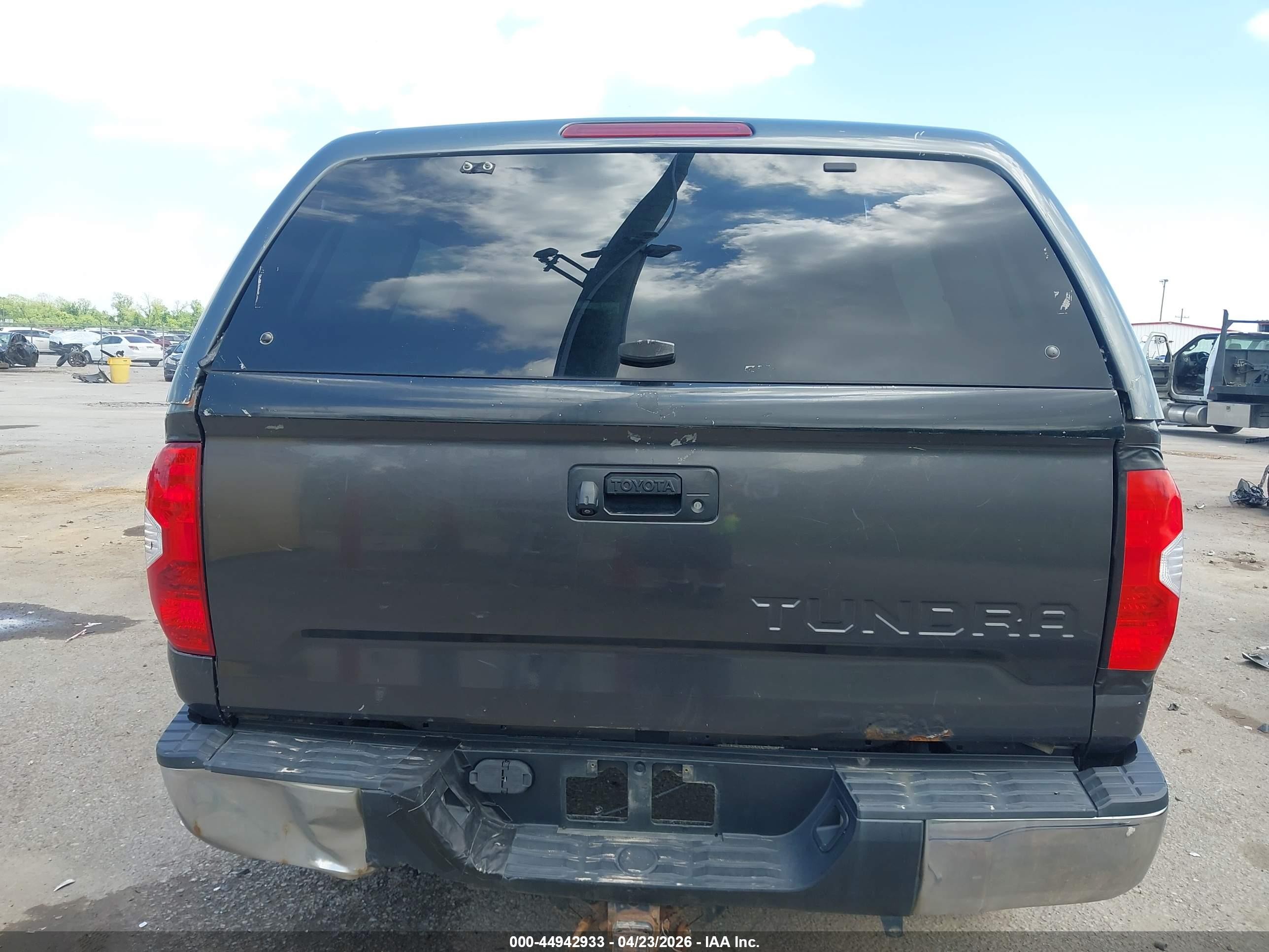 2015 Toyota Tundra Sr5 5.7l V8 Gray vin: 5TFUW5F12FX450195