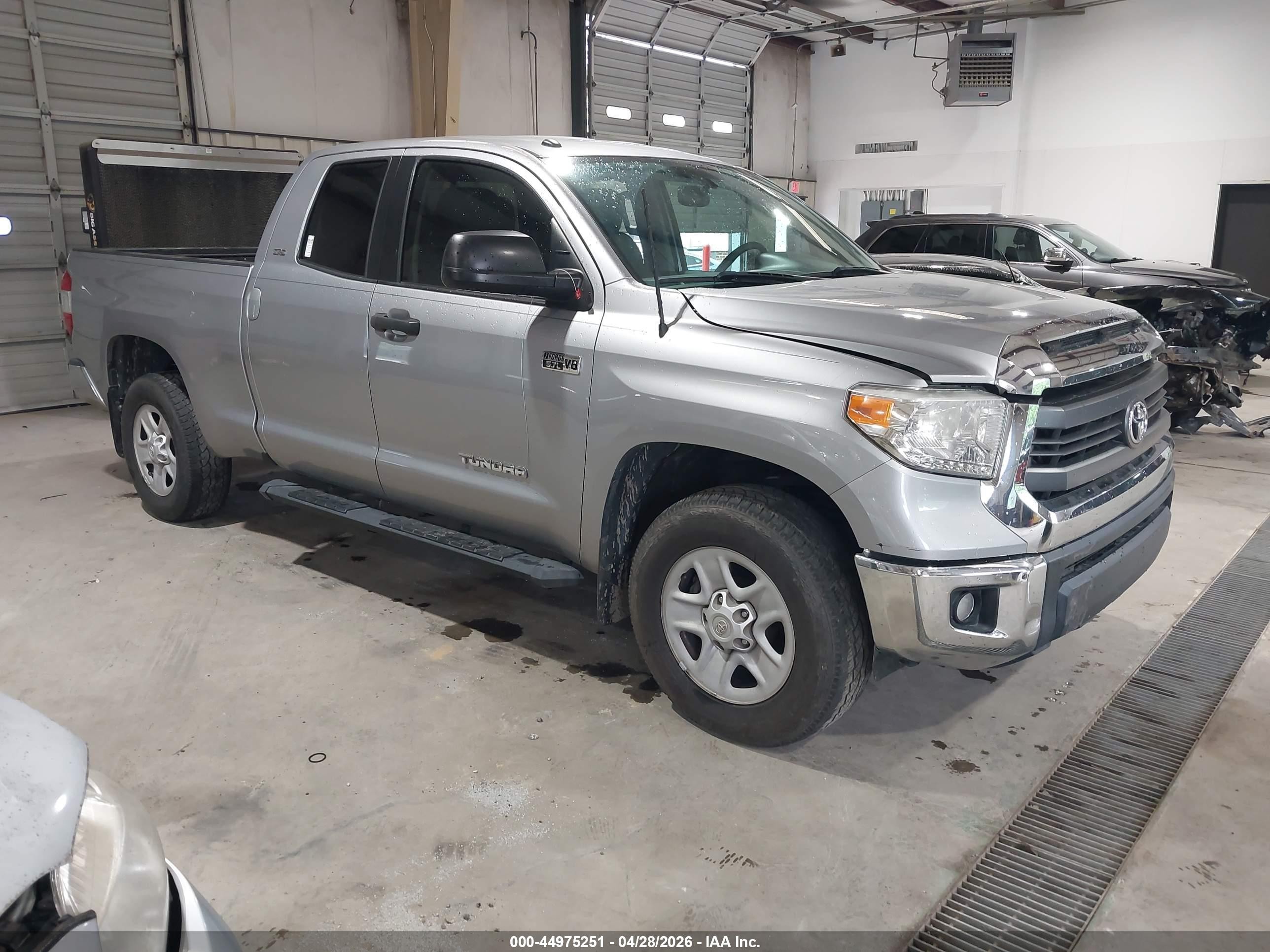 2015 Toyota Tundra Sr5 5.7l V8 Gray vin: 5TFUW5F12FX462475