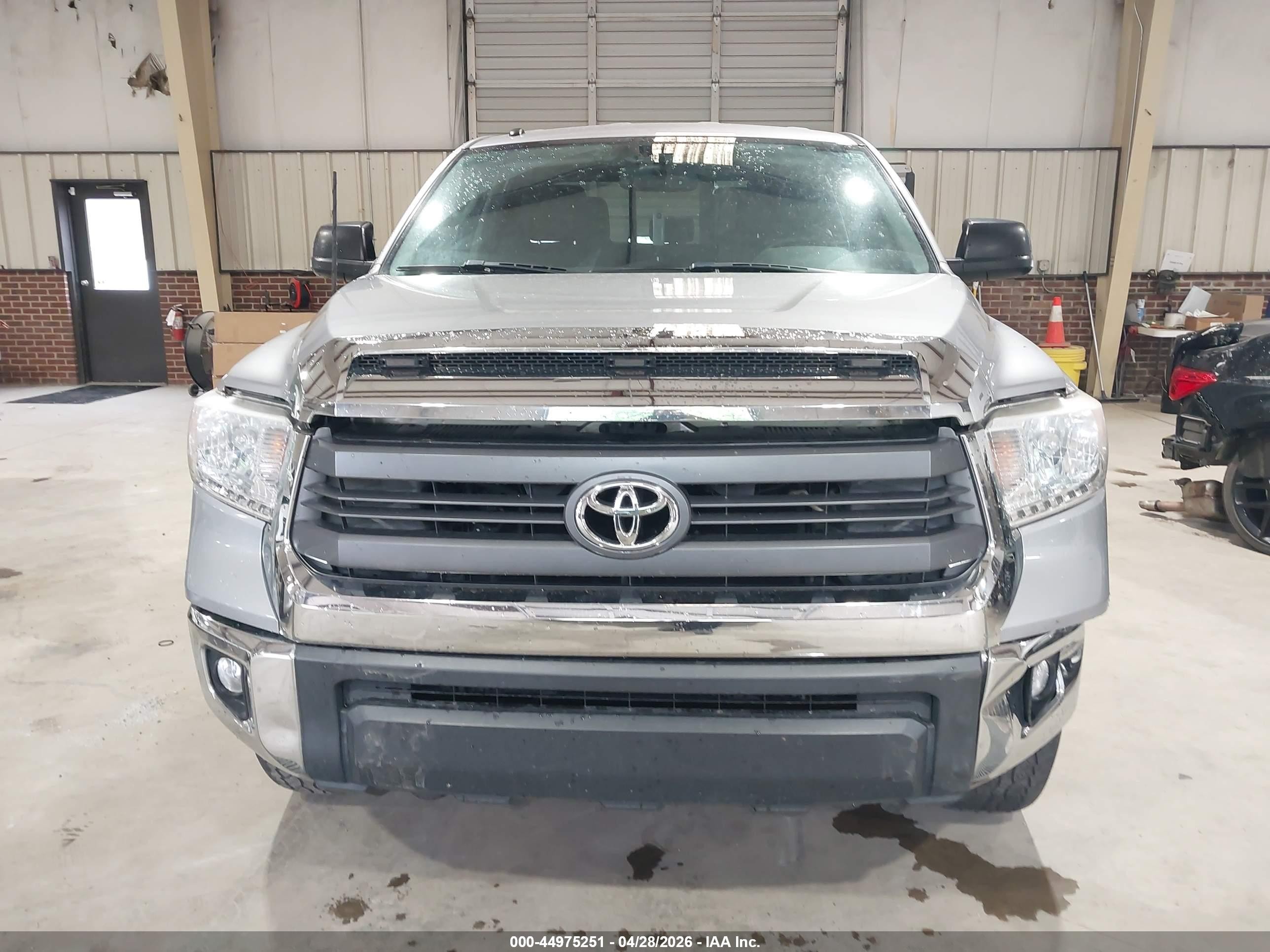 2015 Toyota Tundra Sr5 5.7l V8 Gray vin: 5TFUW5F12FX462475