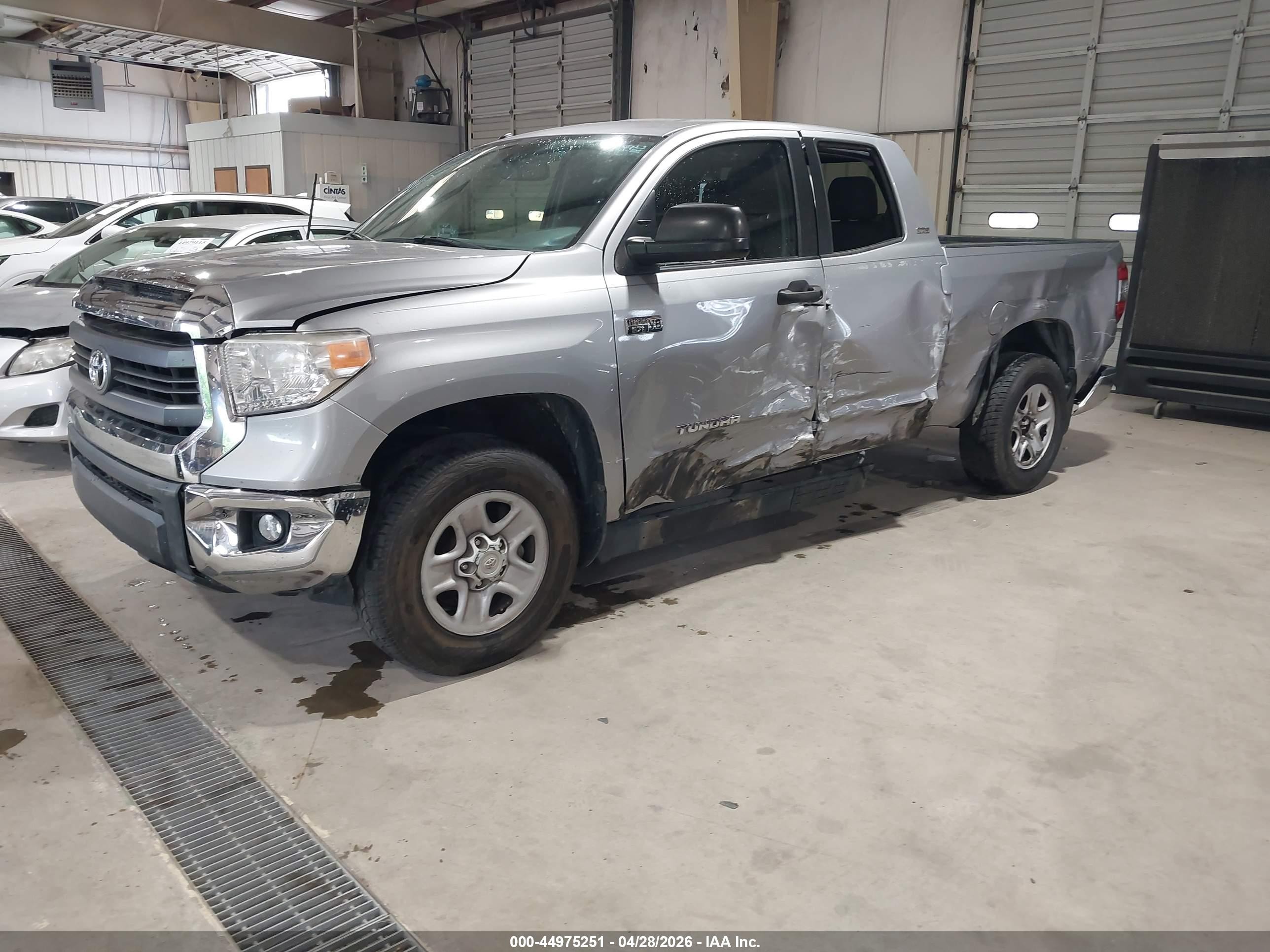 2015 Toyota Tundra Sr5 5.7l V8 Gray vin: 5TFUW5F12FX462475