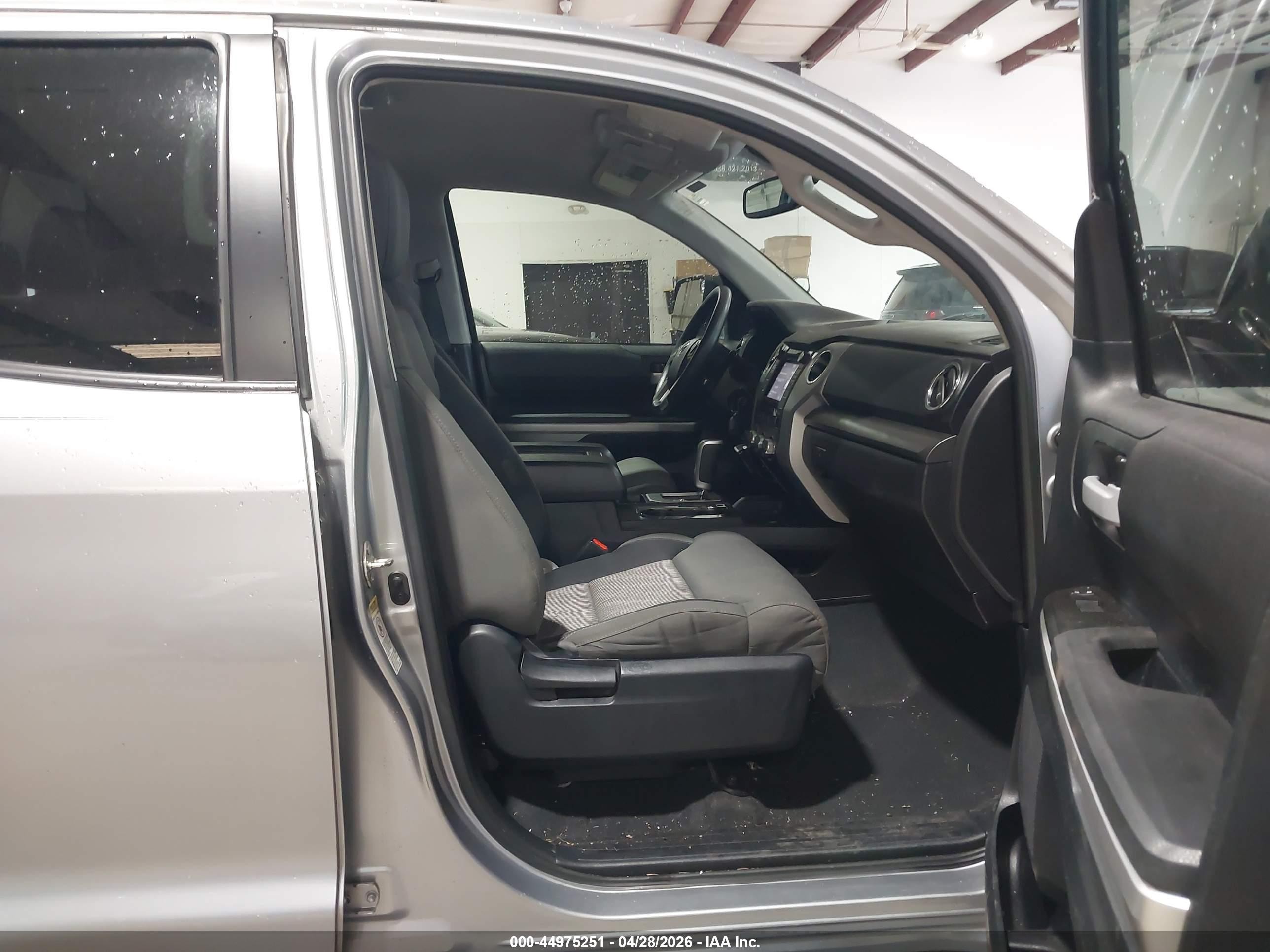 2015 Toyota Tundra Sr5 5.7l V8 Gray vin: 5TFUW5F12FX462475