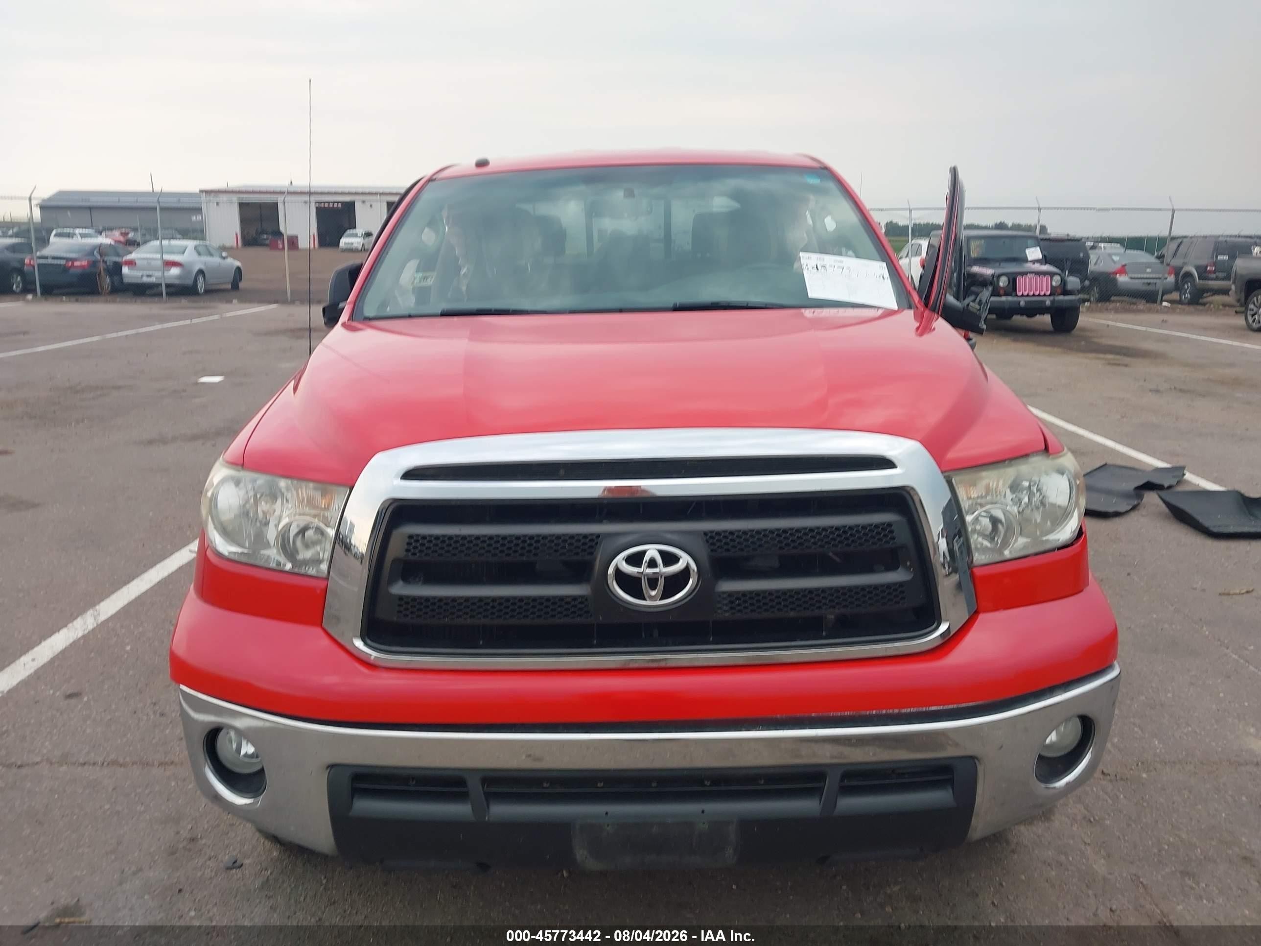 2010 Toyota Tundra Grade 5.7l V8 Red vin: 5TFUW5F13AX101717