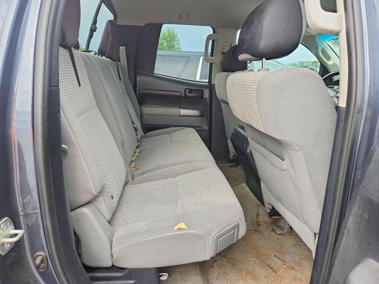 2010 Toyota Tundra Double Cab Sr5 Silver vin: 5TFUW5F13AX133308