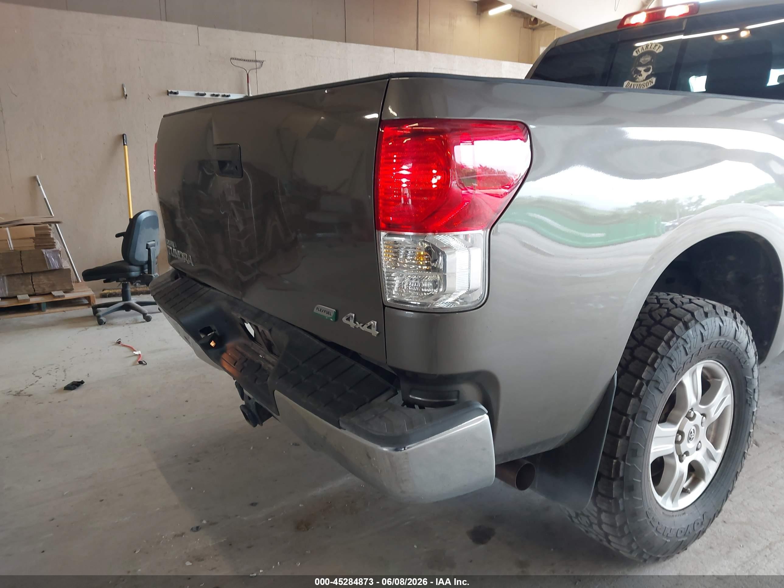 2010 Toyota Tundra Grade 5.7l V8 Gray vin: 5TFUW5F13AX149511