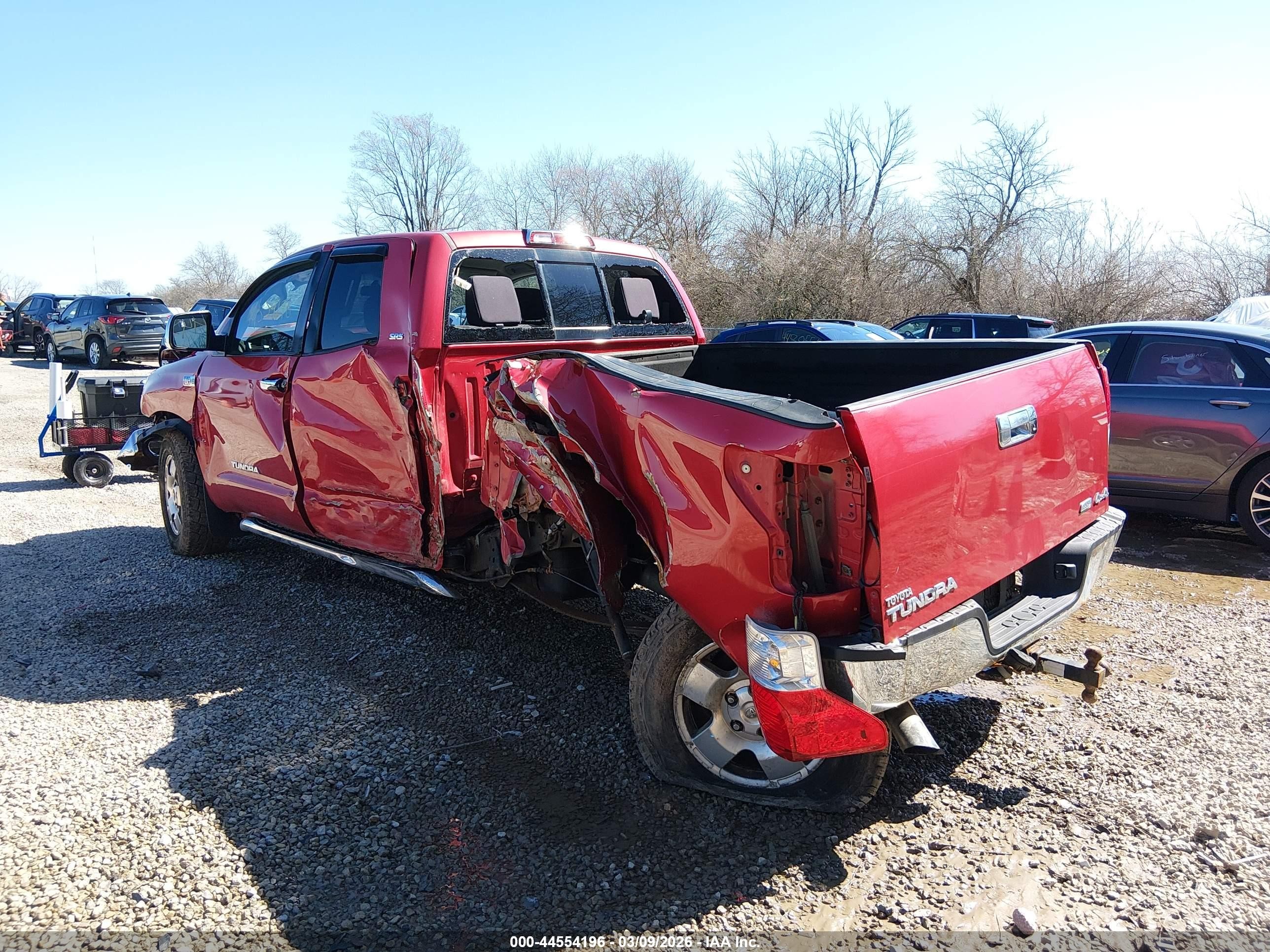 2011 Toyota Tundra Grade 5.7l V8 Red vin: 5TFUW5F13BX194983