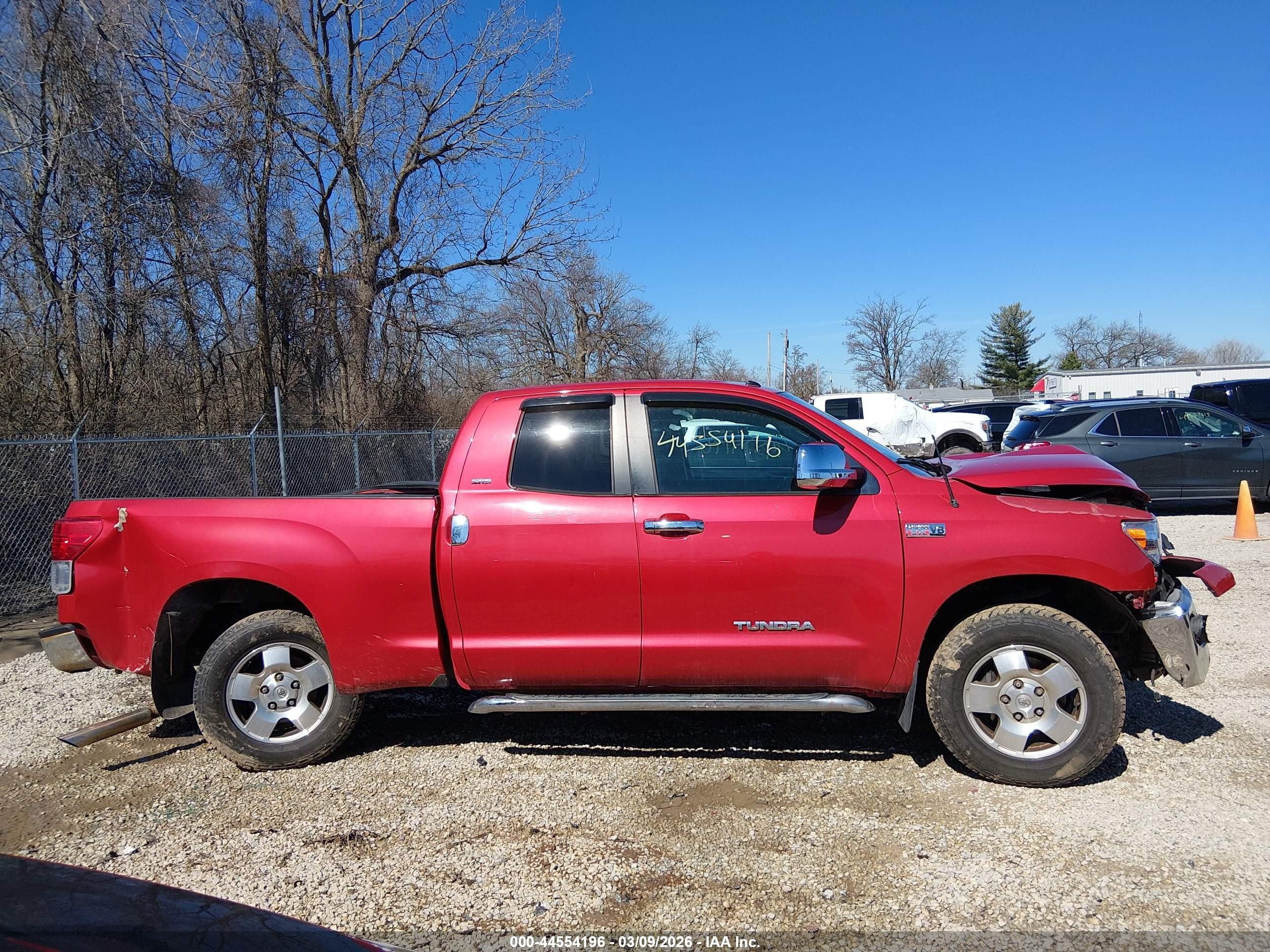 2011 Toyota Tundra Grade 5.7l V8 Red vin: 5TFUW5F13BX194983