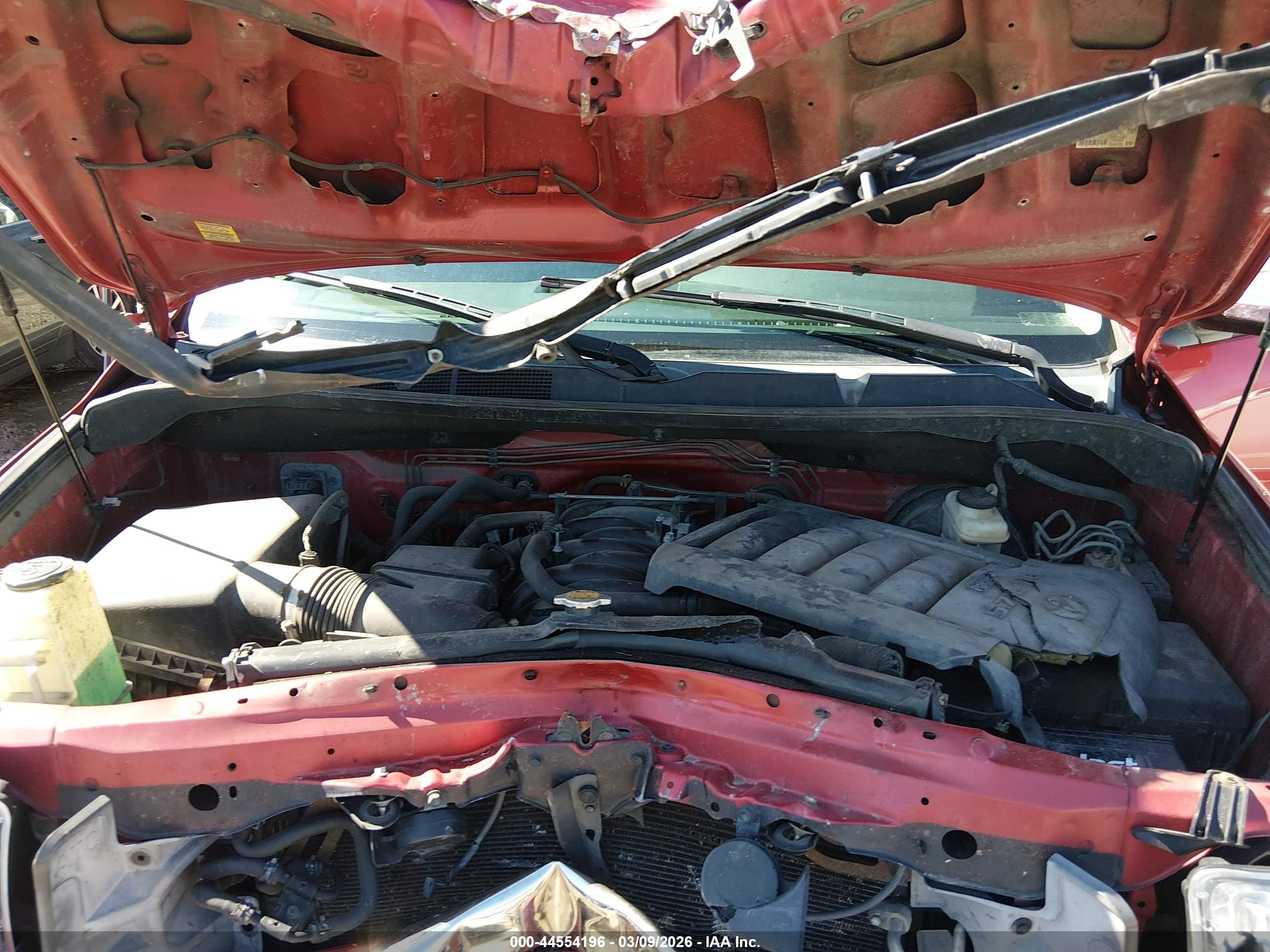 2011 Toyota Tundra Grade 5.7l V8 Red vin: 5TFUW5F13BX194983