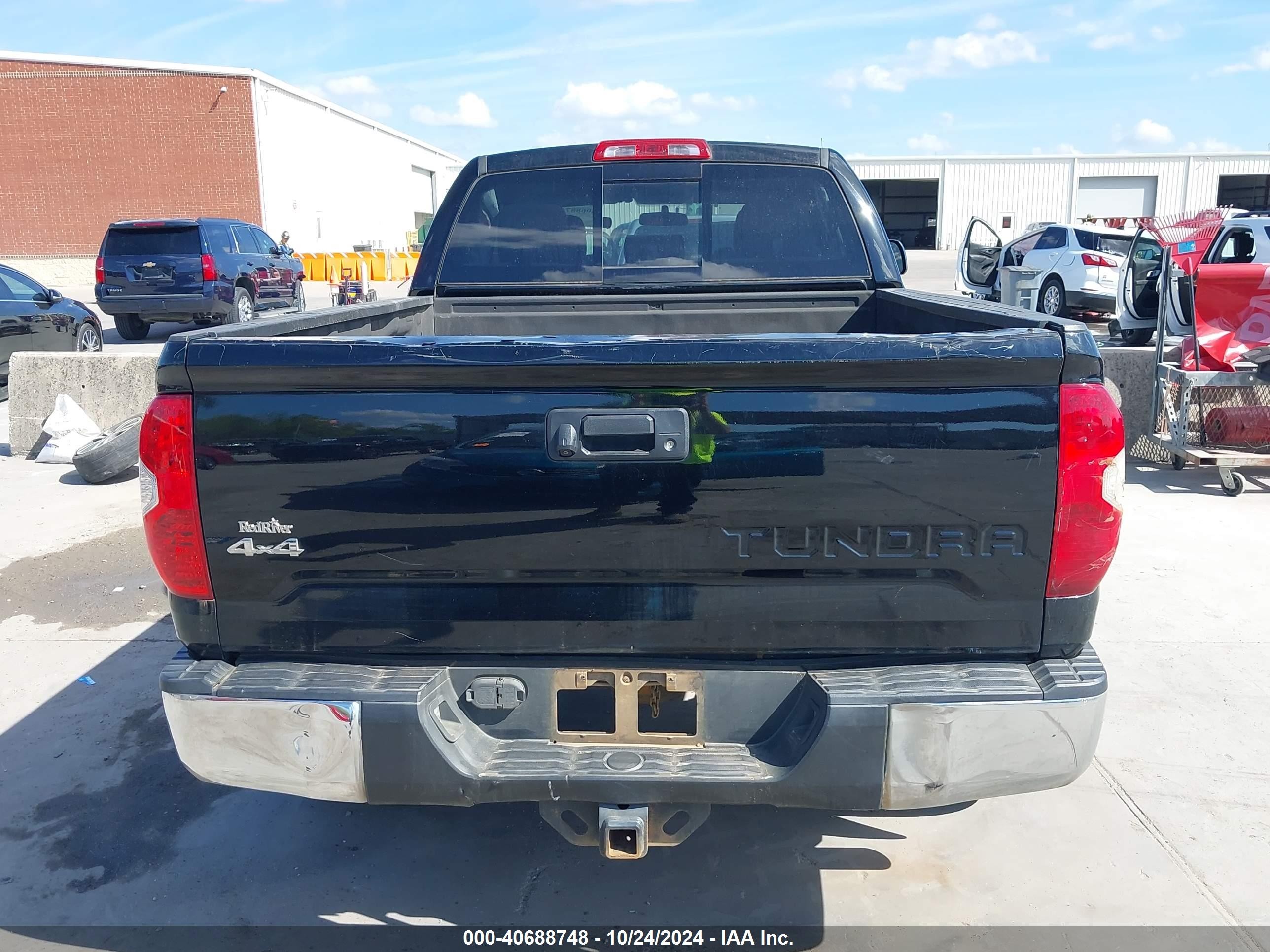 2014 Toyota Tundra Sr5 5.7l V8 Black vin: 5TFUW5F13EX396498