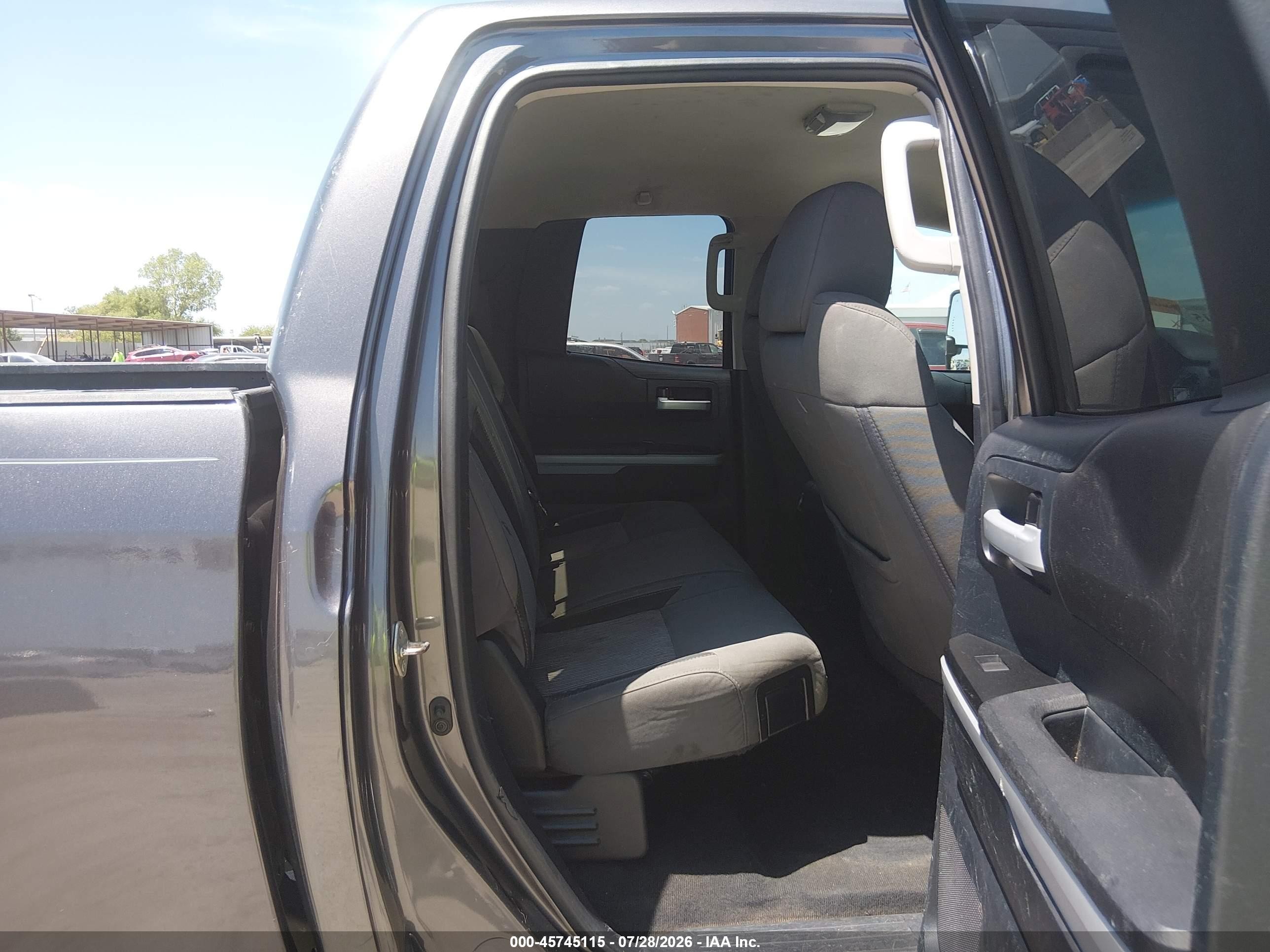 2015 Toyota Tundra Sr5 5.7l V8 Black vin: 5TFUW5F13FX462016