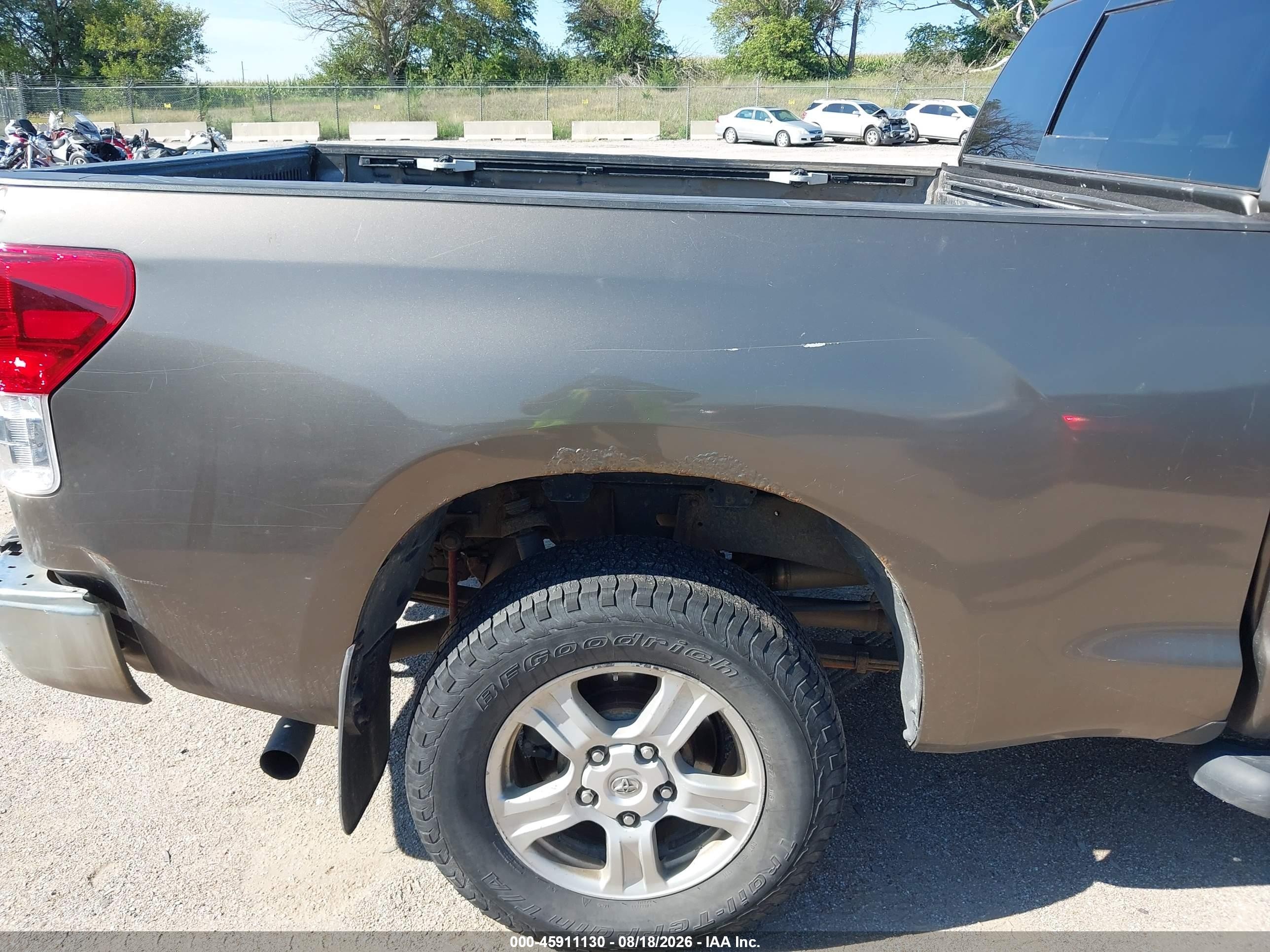 2010 Toyota Tundra Grade 5.7l V8 Brown vin: 5TFUW5F14AX157925
