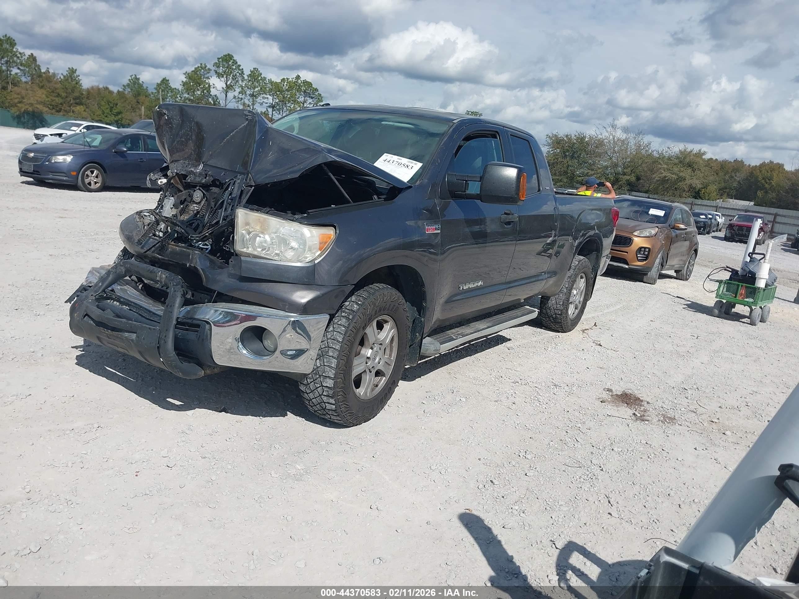 2011 Toyota Tundra Grade 5.7l V8 Gray vin: 5TFUW5F14BX172104