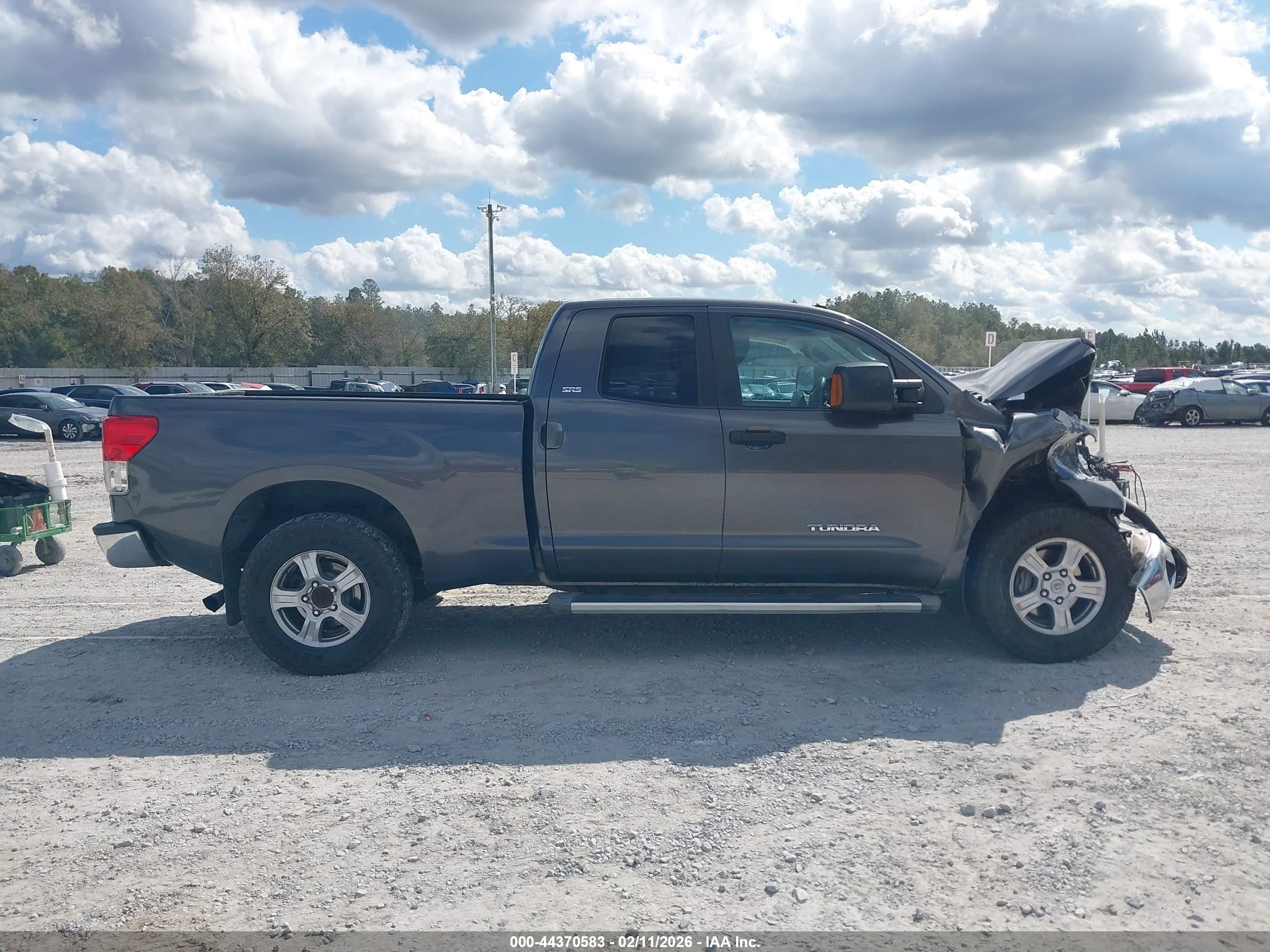 2011 Toyota Tundra Grade 5.7l V8 Gray vin: 5TFUW5F14BX172104
