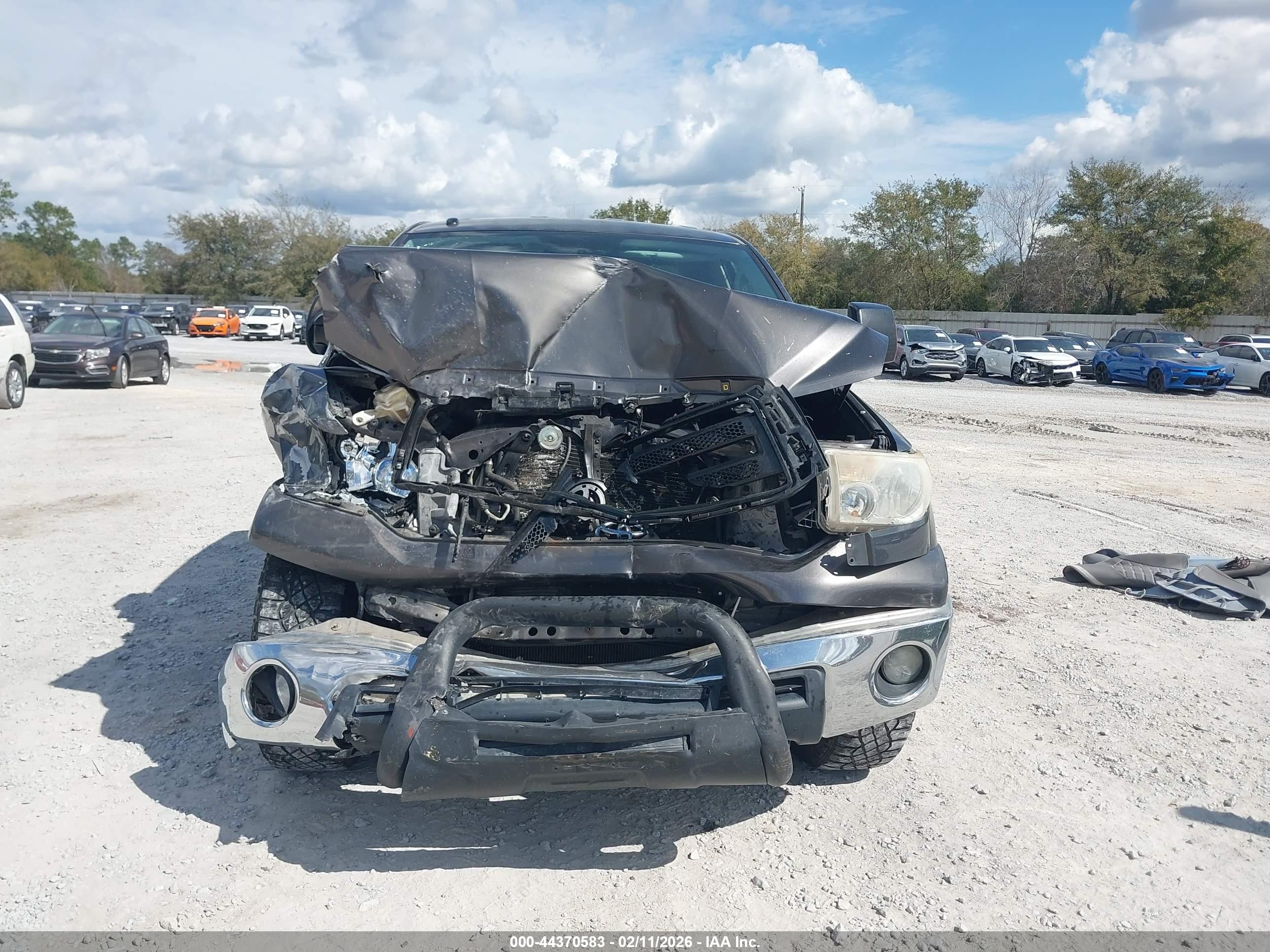 2011 Toyota Tundra Grade 5.7l V8 Gray vin: 5TFUW5F14BX172104