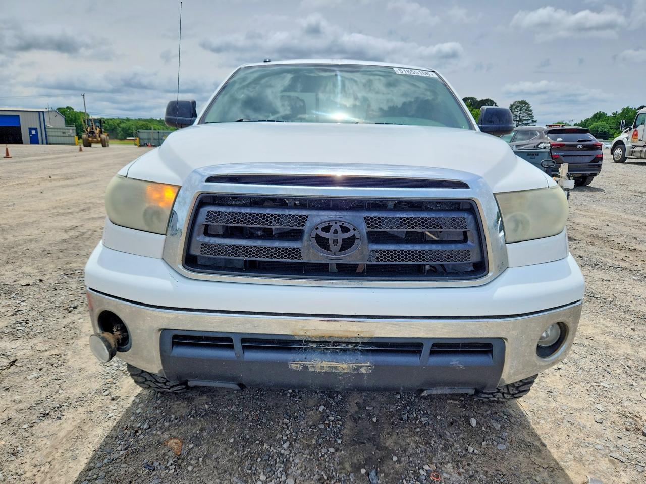 2011 Toyota Tundra Grade White vin: 5TFUW5F14BX192093
