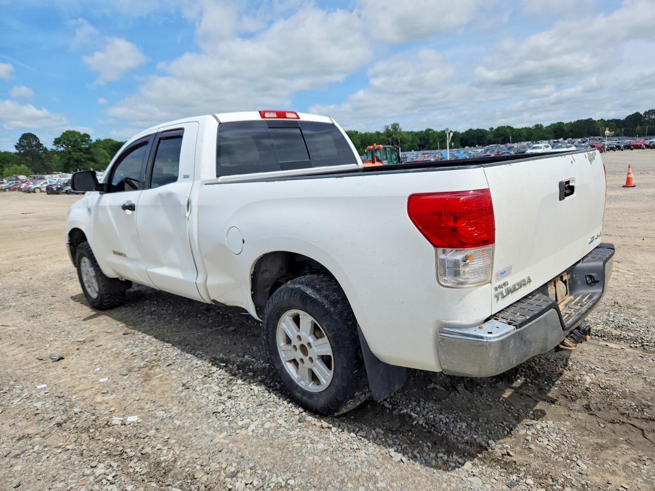 2011 Toyota Tundra Grade White vin: 5TFUW5F14BX192093