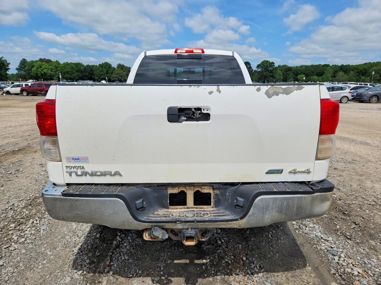 2011 Toyota Tundra Grade White vin: 5TFUW5F14BX192093