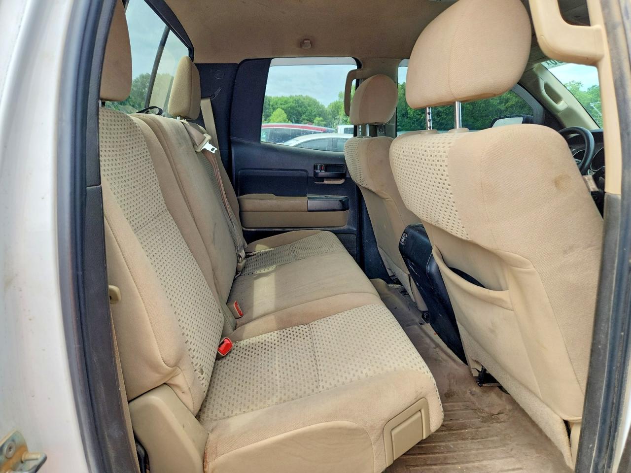 2011 Toyota Tundra Grade White vin: 5TFUW5F14BX192093
