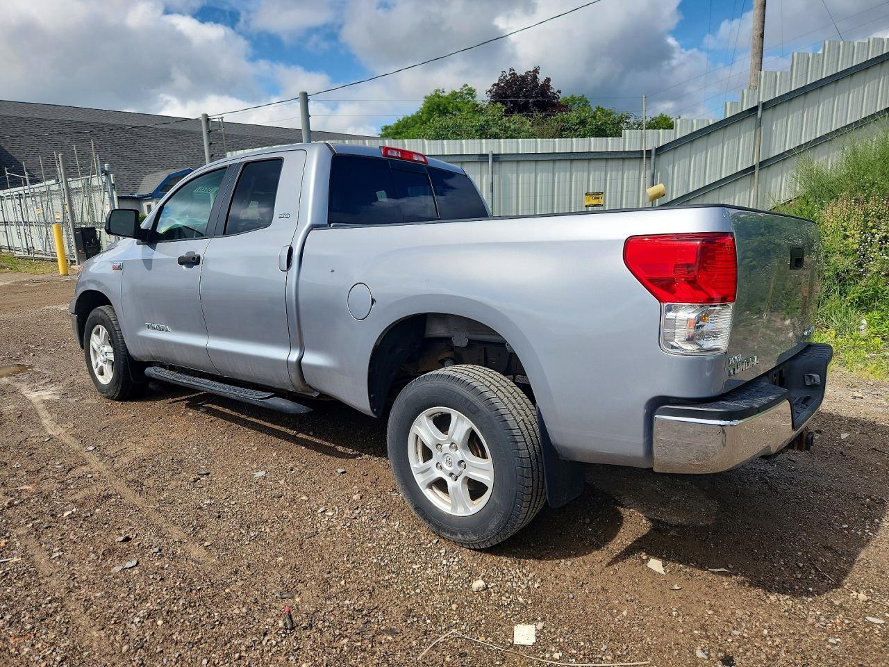 2011 Toyota Tundra Double Cab Sr5 Серебряный vin: 5TFUW5F14BX207997