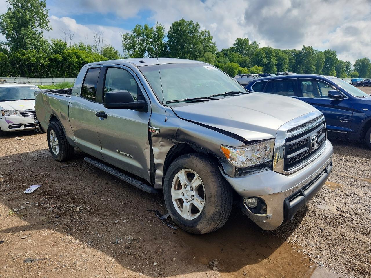 2011 Toyota Tundra Double Cab Sr5 Серебряный vin: 5TFUW5F14BX207997