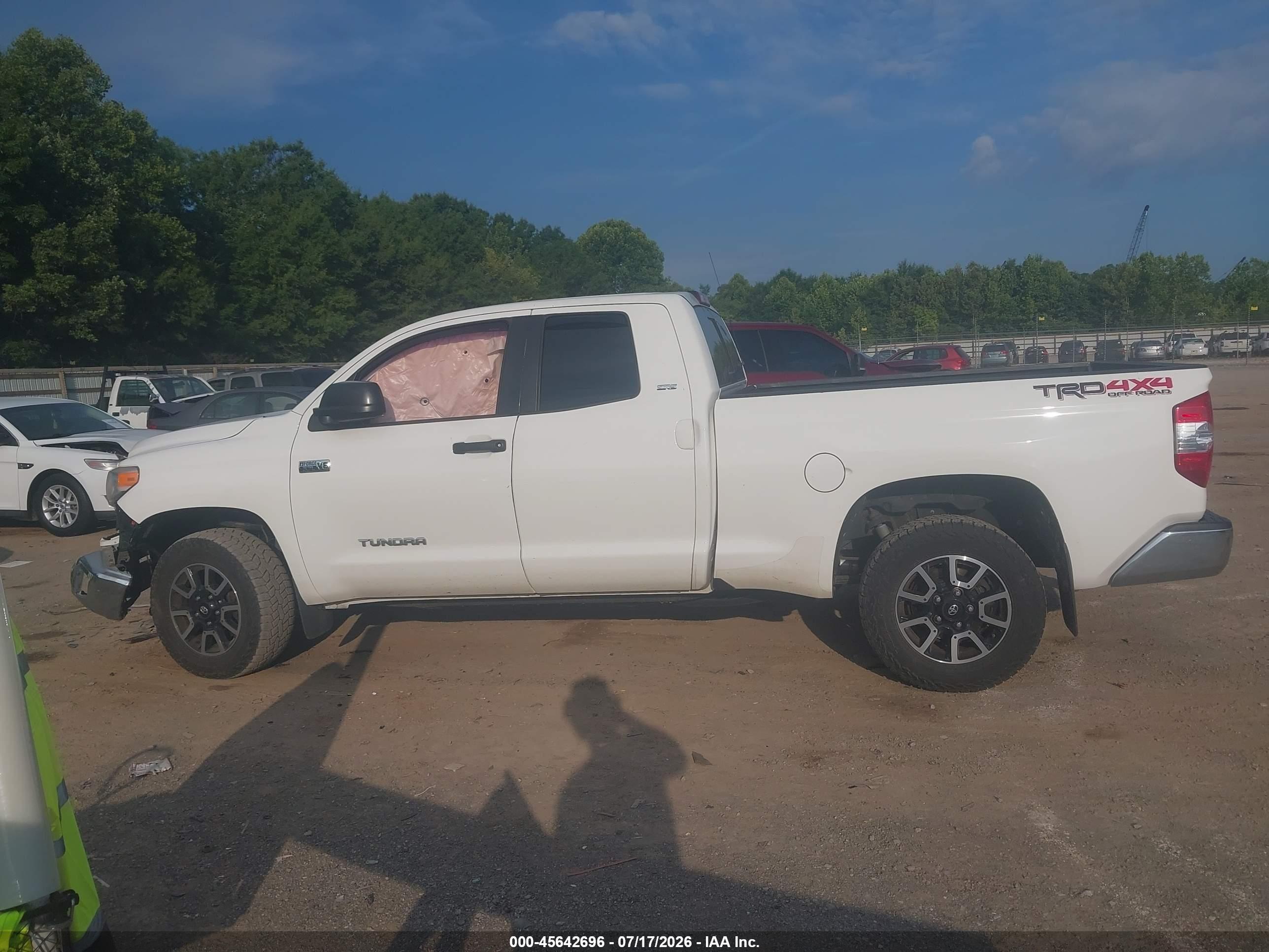 2015 Toyota Tundra Sr5 5.7l V8 White vin: 5TFUW5F14FX475664